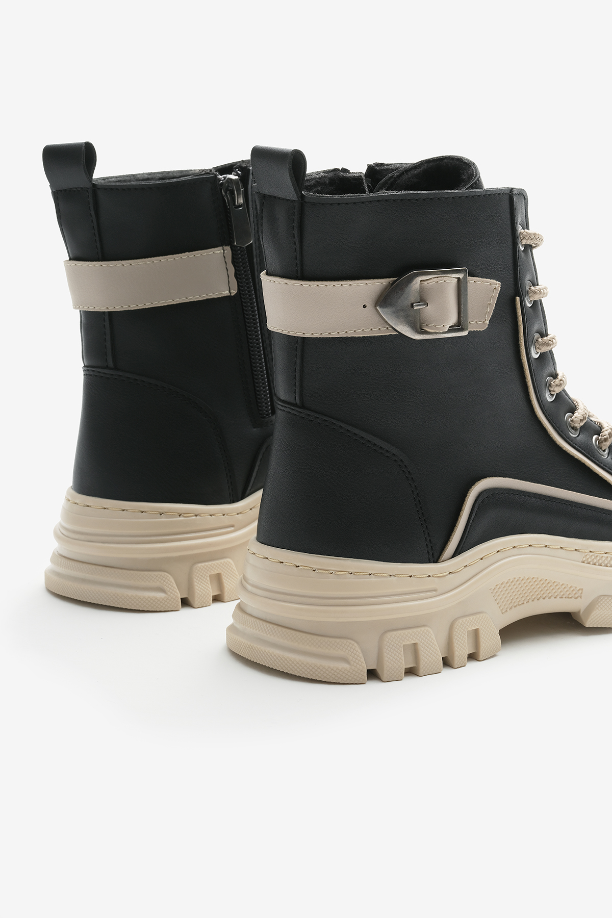 Kadın Siyah Cilt Termo Taban Yanı Tokalı Bağcıklı ve Fermuarlı Bot - Görsel 6