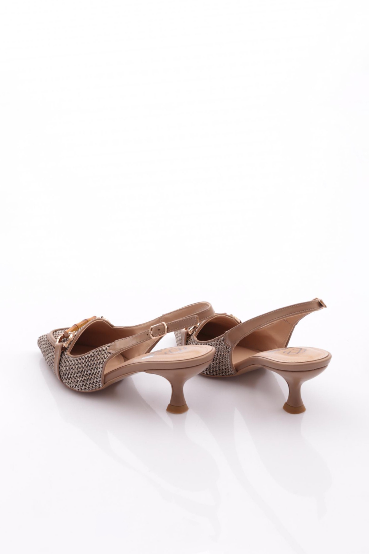 5850 Kadin Aksesuarli Sivri Burun Topuklu Ayakkabi - Görsel 4