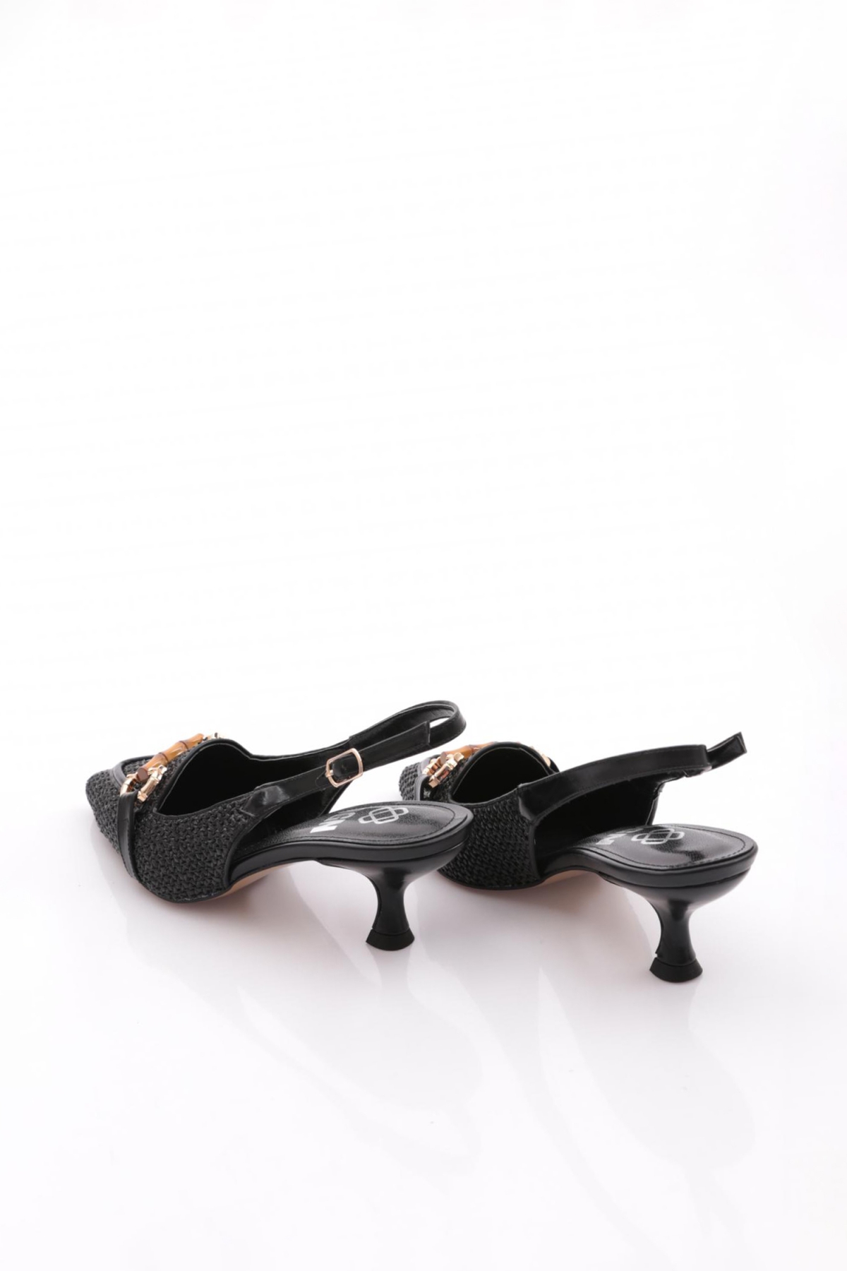 5850 Kadin Aksesuarli Sivri Burun Topuklu Ayakkabi - Görsel 4