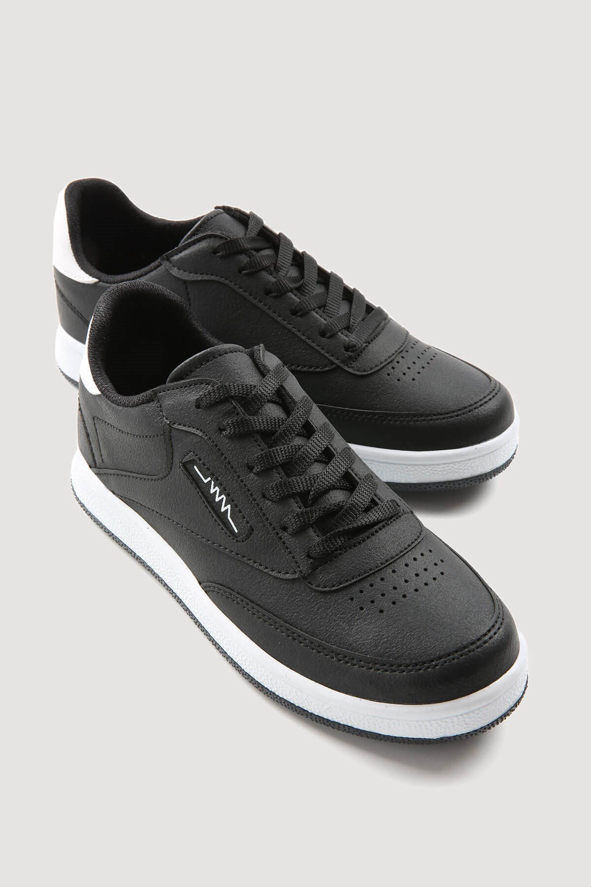Kadın Bağcıklı Spor Ayakkabı SİYAH ARKA BEYAZ - Görsel 2