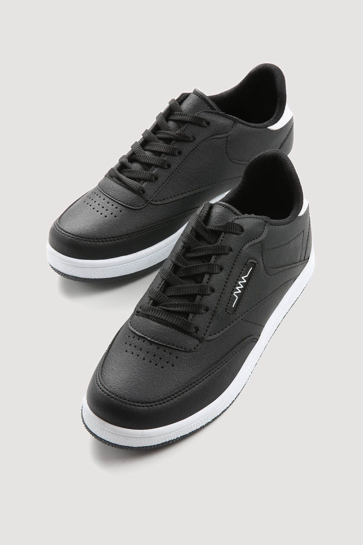 Kadın Bağcıklı Spor Ayakkabı SİYAH ARKA BEYAZ - Görsel 4