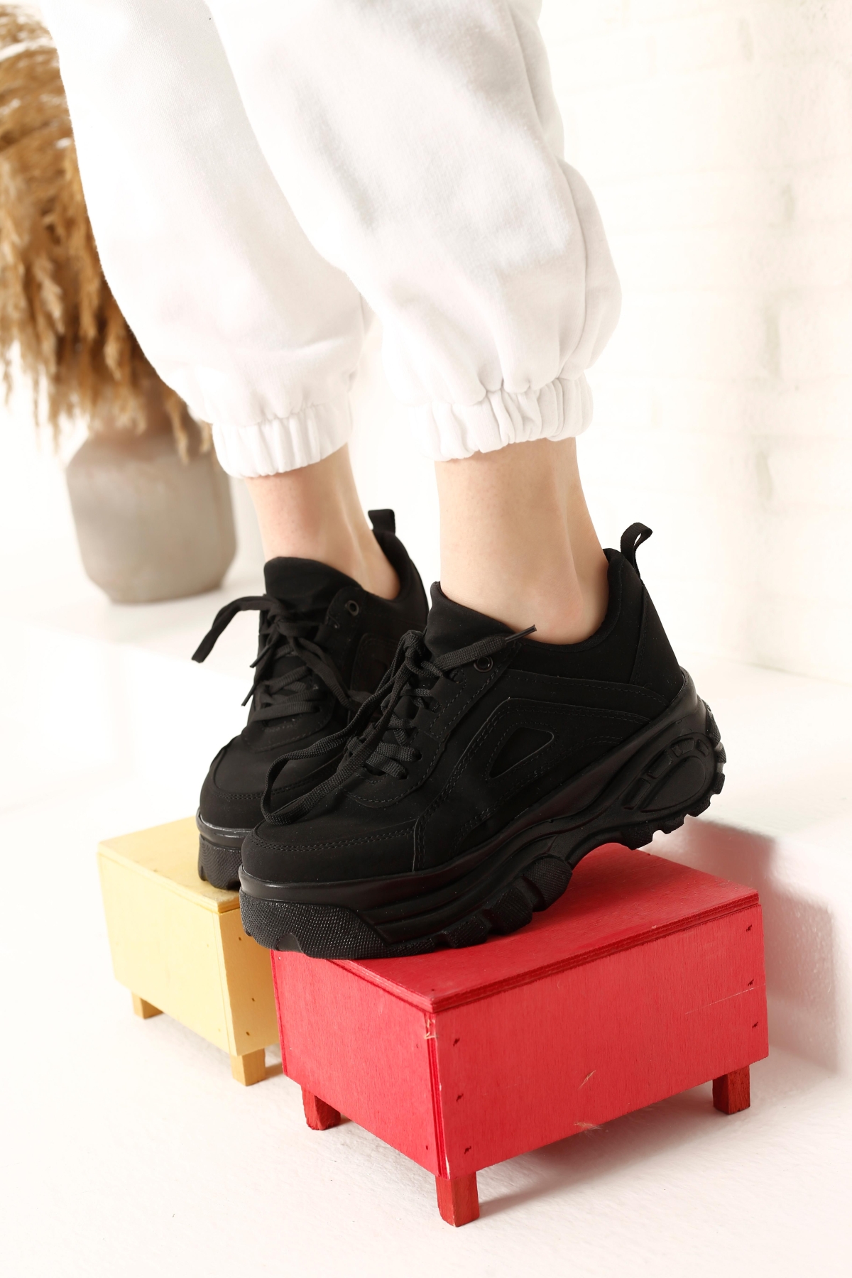 Kadın Bağcıklı Spor Ayakkabı SİYAH NUBUK SİYAH - Görsel 4