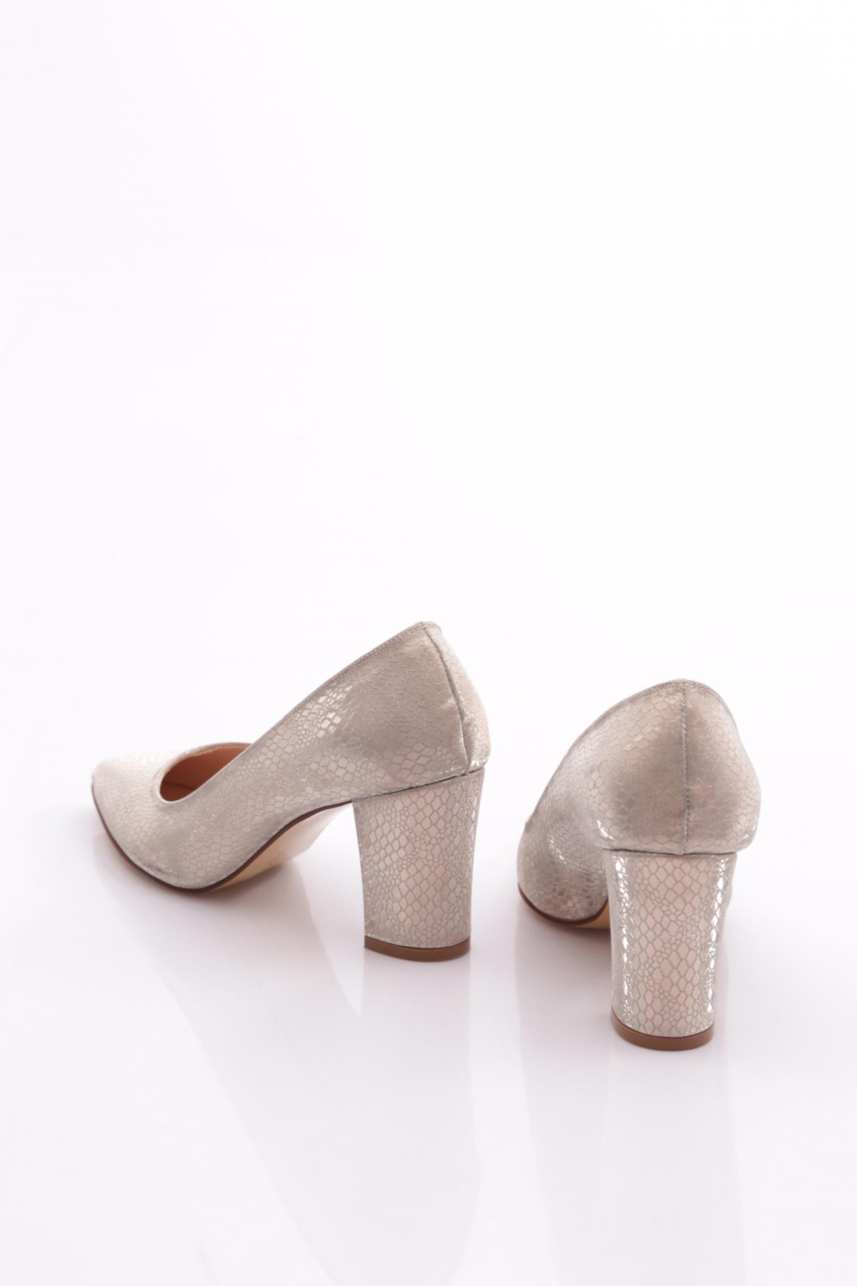 K585 Kadin Topuklu Ayakkabi - Görsel 4