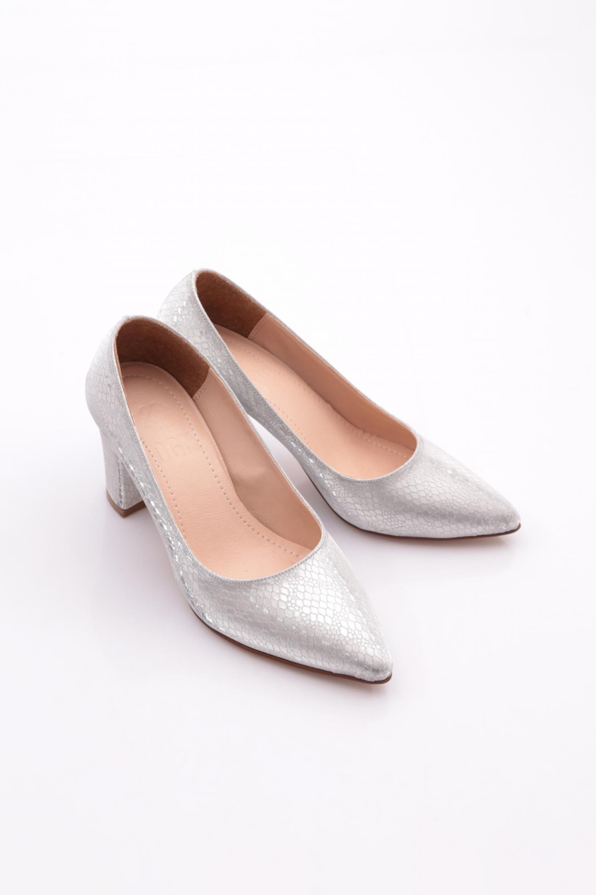 K585 Kadin Topuklu Ayakkabi - Görsel 3