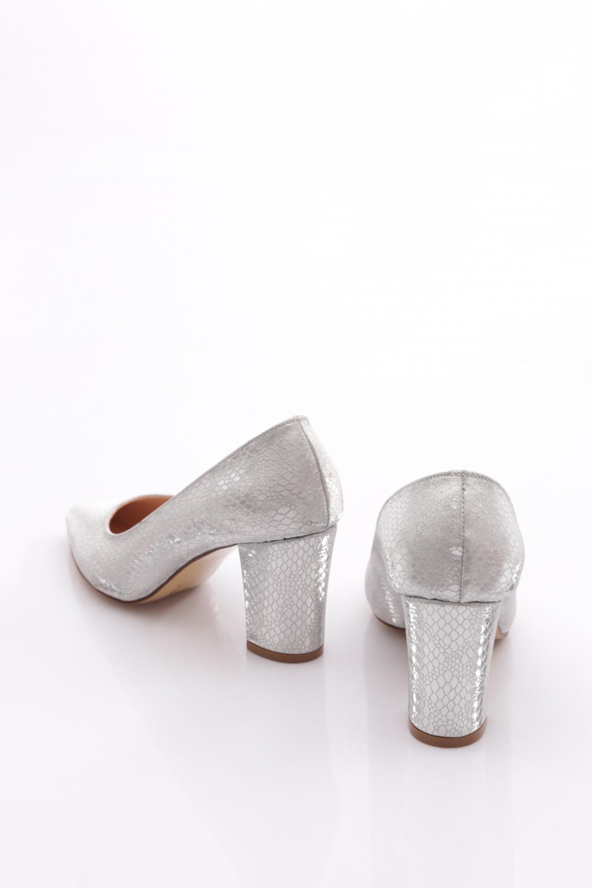 K585 Kadin Topuklu Ayakkabi - Görsel 4