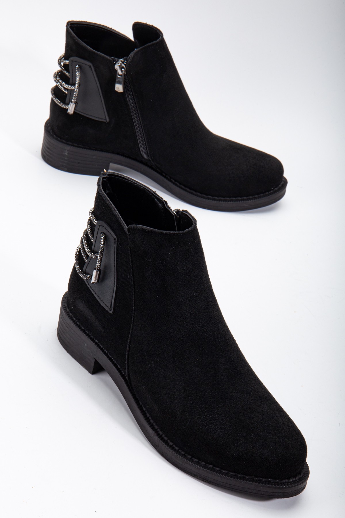 Kadın Siyah Süet Termo Taban Arkası Taşlı İp Geçişli Fermuarlı Kısa Topuklu Bot - Görsel 2
