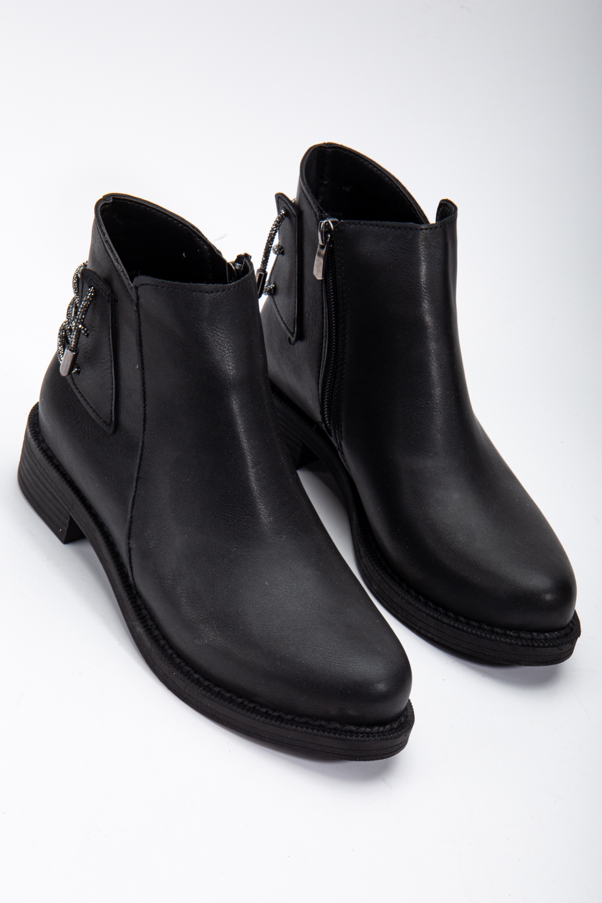 Kadın Siyah Cilt Termo Taban Arkası Taşlı İp Geçişli Fermuarlı Kısa Topuklu Bot - Görsel 3