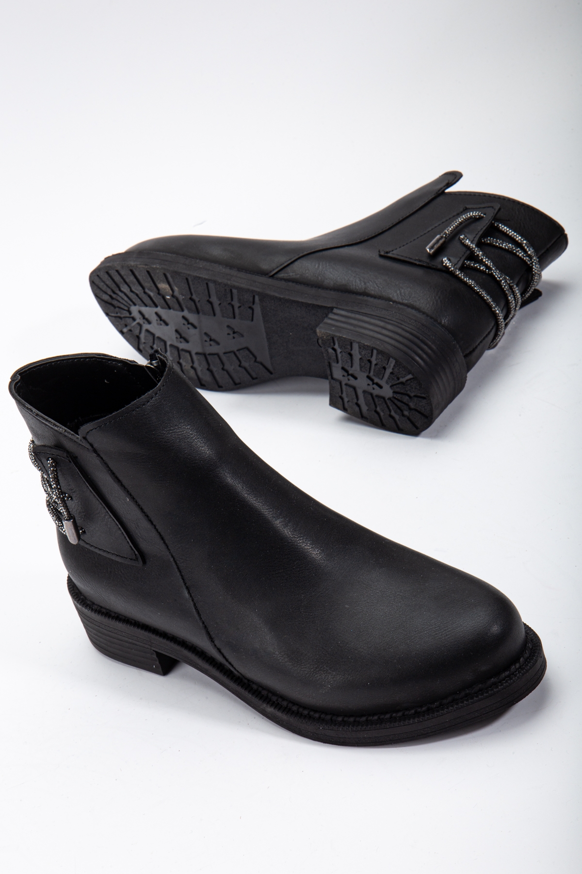 Kadın Siyah Cilt Termo Taban Arkası Taşlı İp Geçişli Fermuarlı Kısa Topuklu Bot - Görsel 4