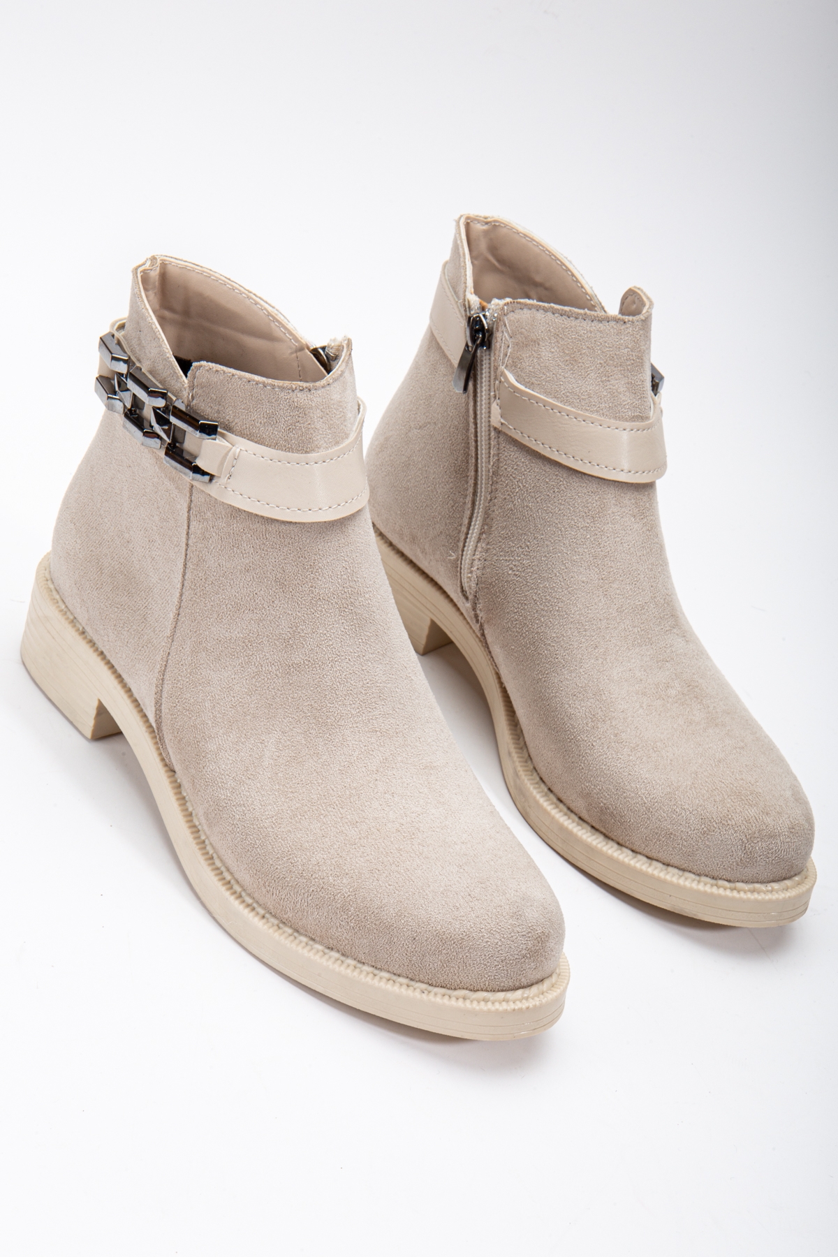 Kadın Ten Süet Termo Taban Zincir Detaylı Fermuarlı Kısa Topuklu Bot - Görsel 4