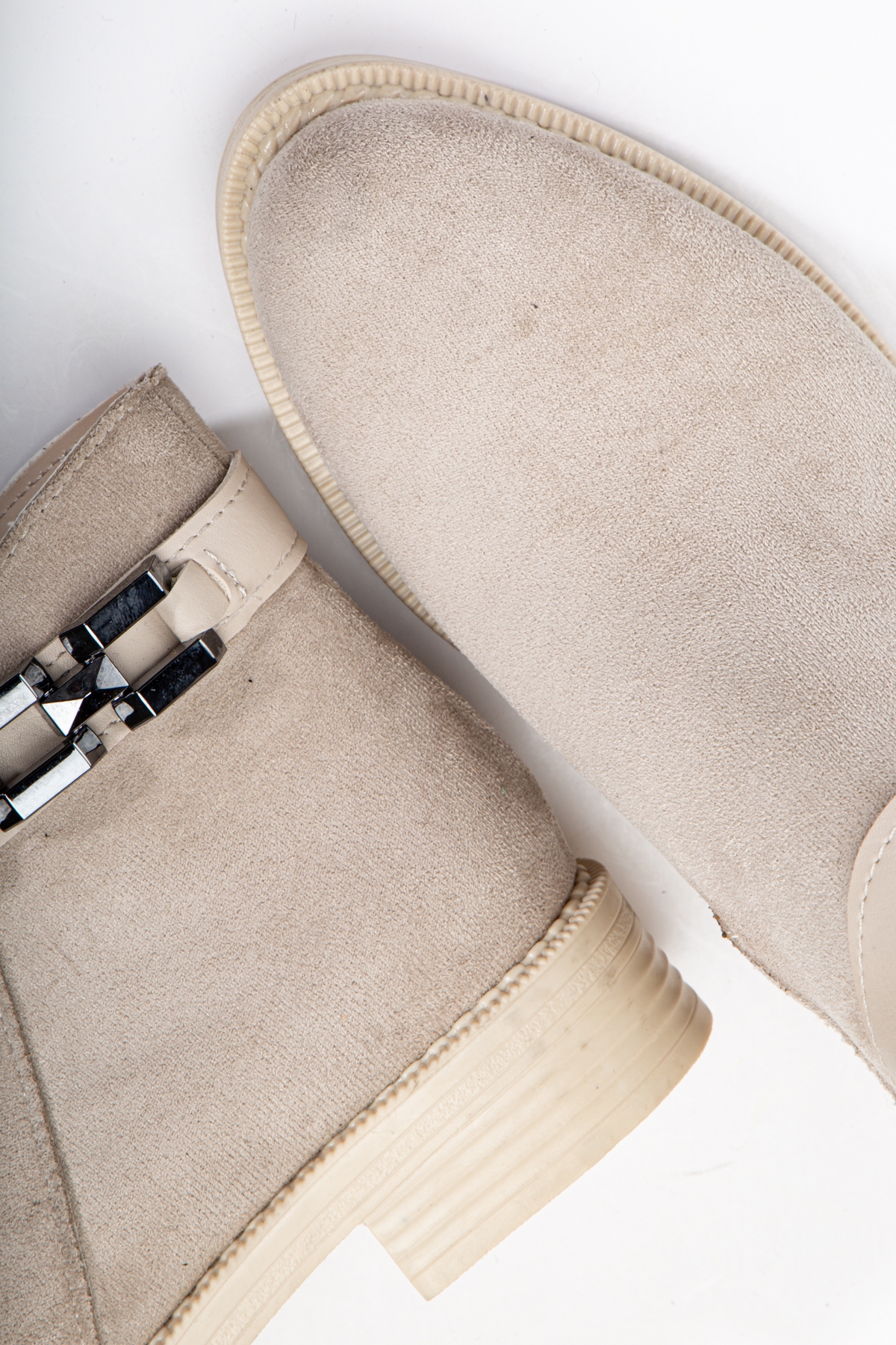 Kadın Ten Süet Termo Taban Zincir Detaylı Fermuarlı Kısa Topuklu Bot - Görsel 5