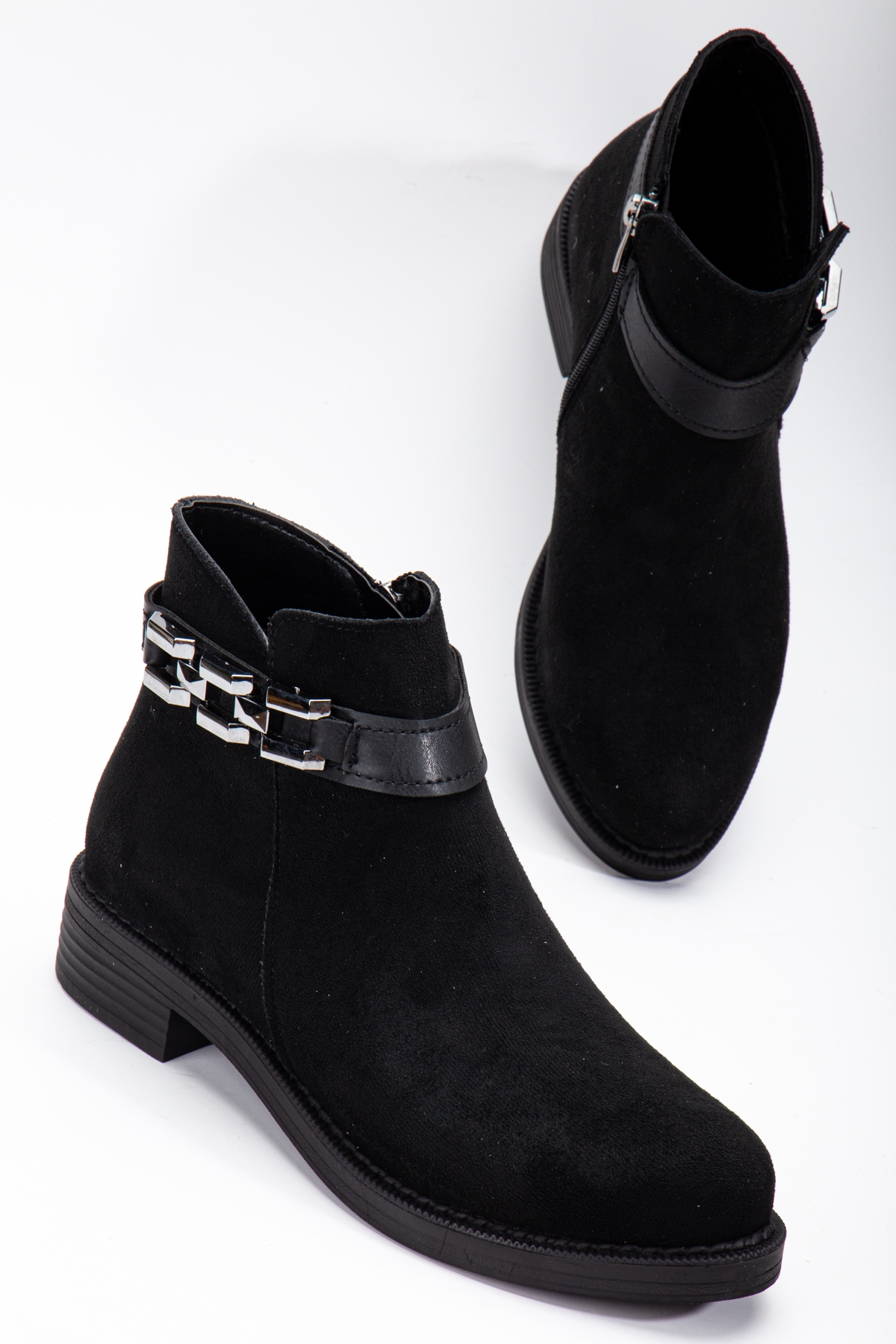 Kadın Siyah Süet Termo Taban Zincir Detaylı Fermuarlı Kısa Topuklu Bot - Görsel 3