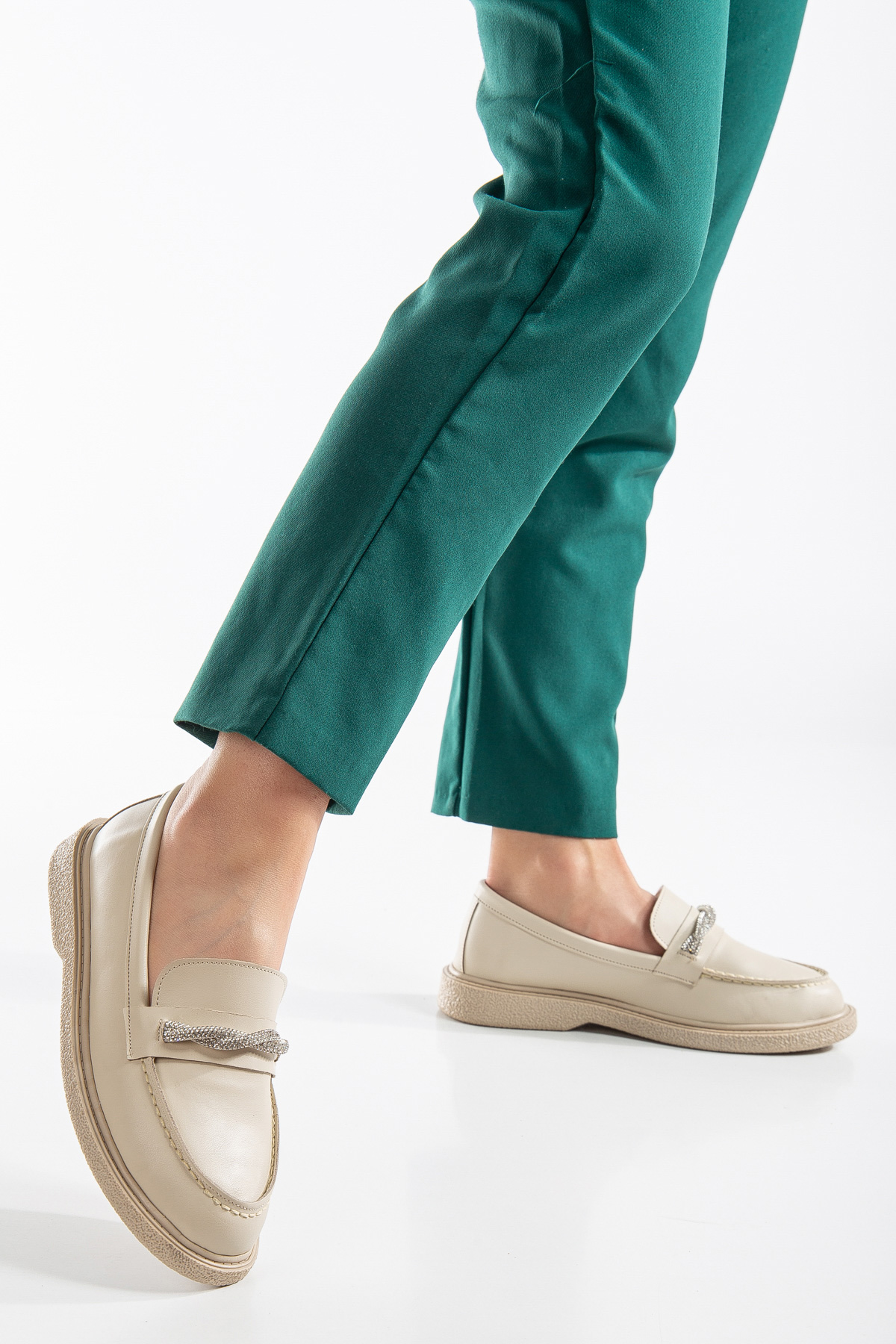 Kadın Ten Cilt Rahat Kalıp Önü Sarmal Taşlı Günlük Loafer - Görsel 3