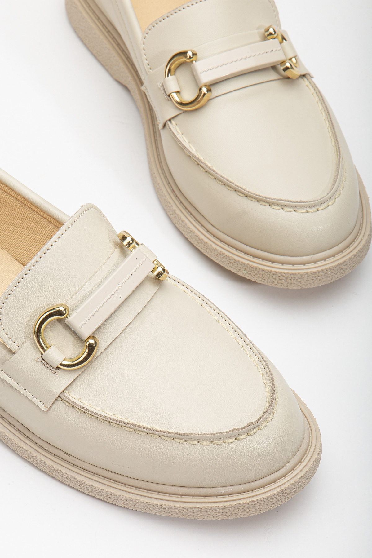 Kadın Ten Cilt Rahat Kalıp Önü Tokalı Günlük Loafer - Görsel 4