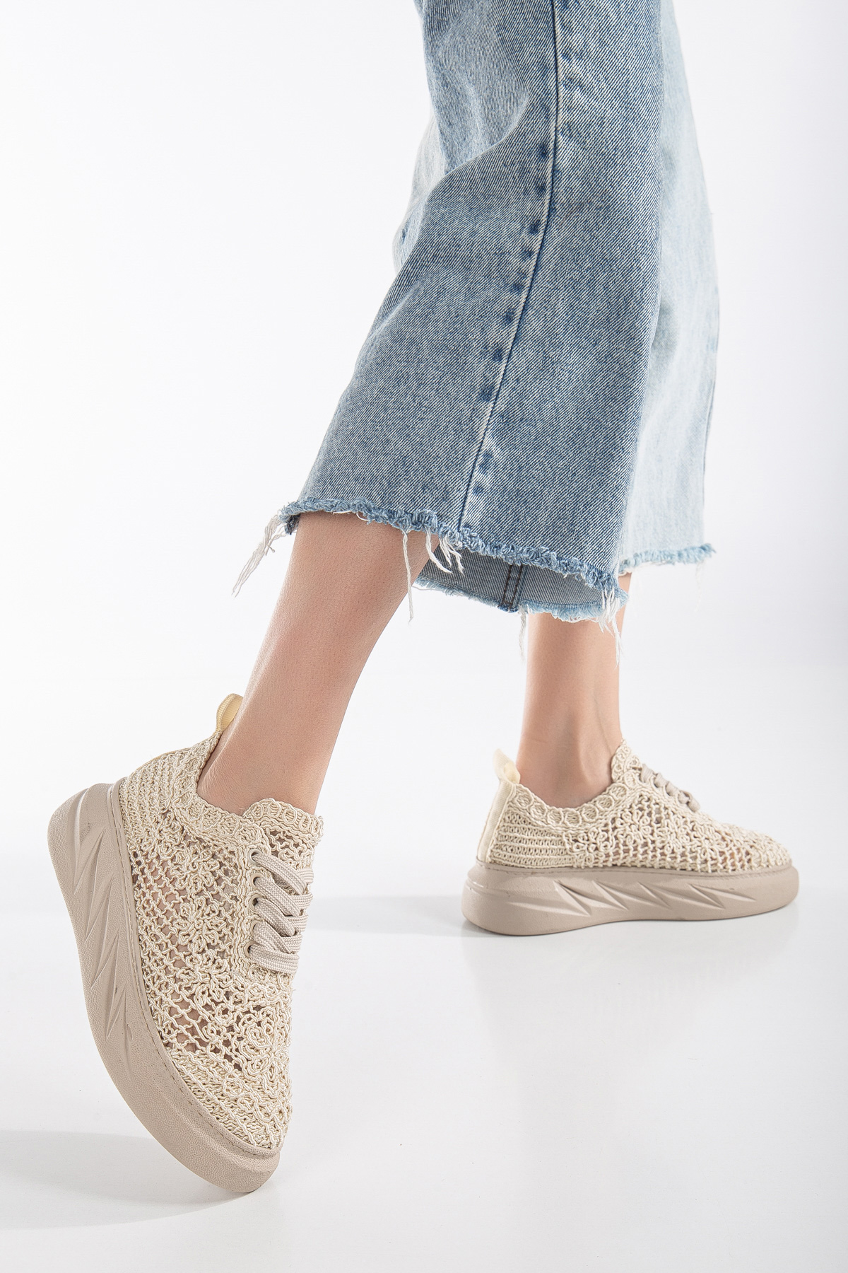 Kadın Ten Dantel Kumaş Kalın Taban Bağcıklı Spoır Ayakkabı - Görsel 3