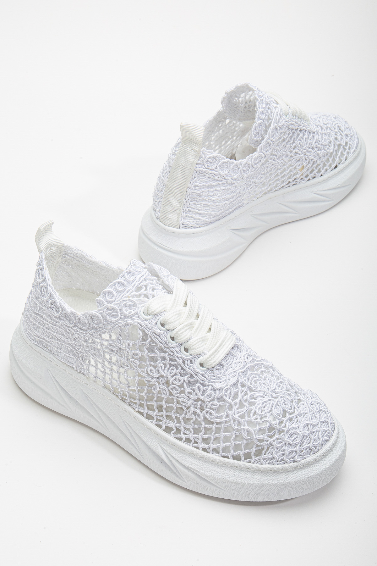Kadın Beyaz Dantel Kumaş Kalın Taban Bağcıklı Spoır Ayakkabı - Görsel 5