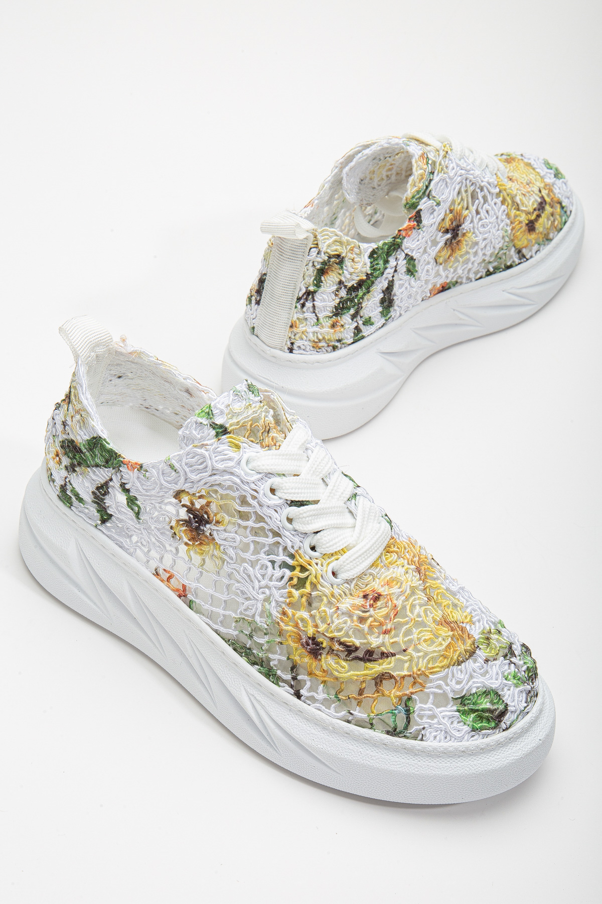 Kadın Sarı Rahat Kalıp Desenli Kalın Taban Bağcıklı Spor Ayakkabı - Görsel 2