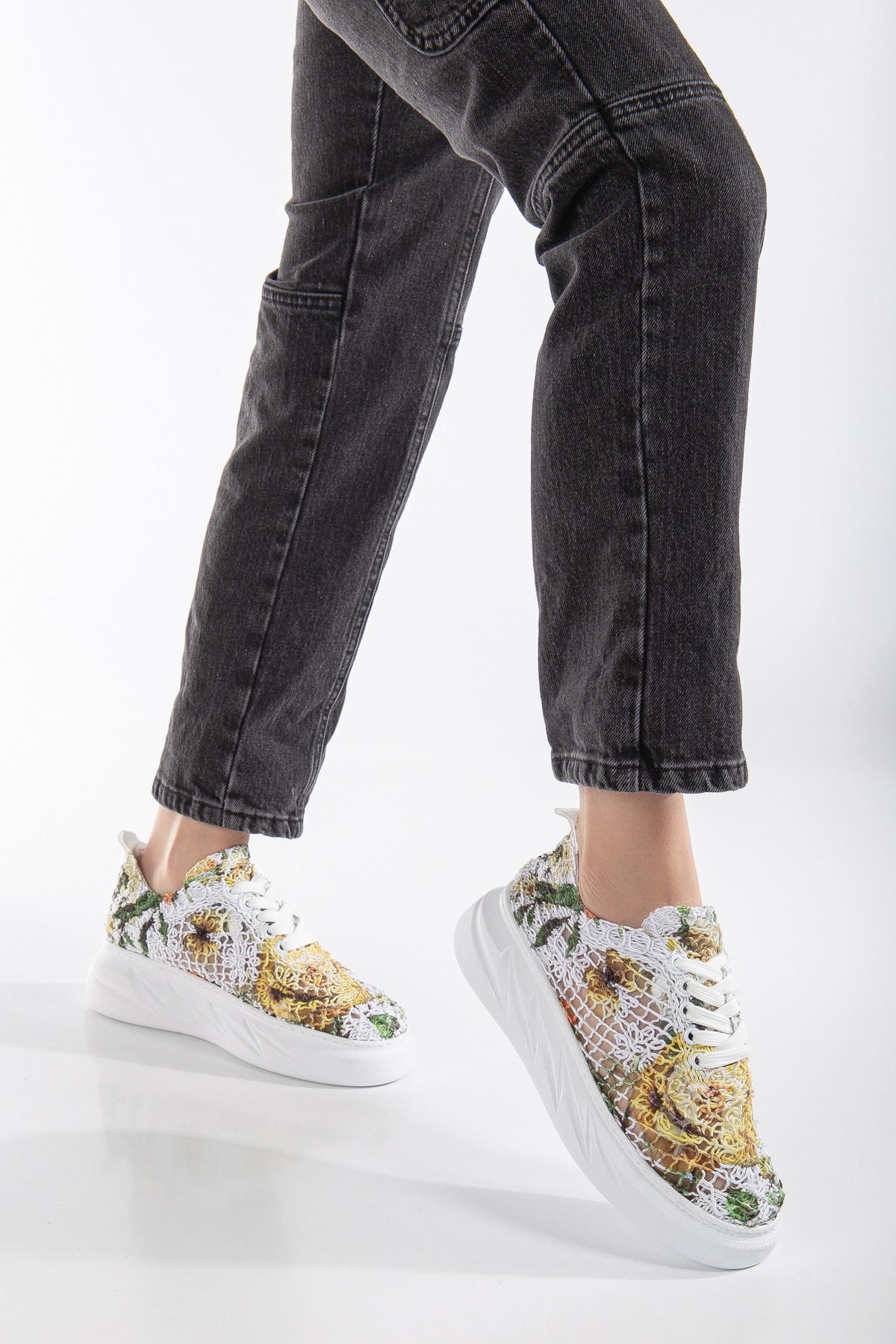 Kadın Sarı Rahat Kalıp Desenli Kalın Taban Bağcıklı Spor Ayakkabı - Görsel 3