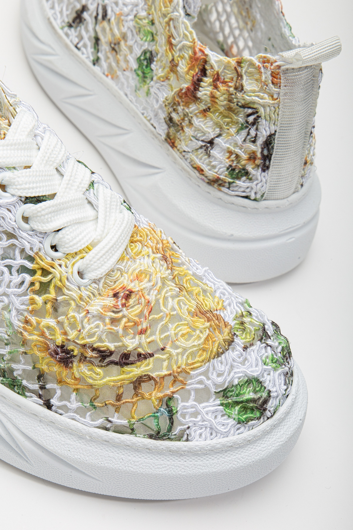 Kadın Sarı Rahat Kalıp Desenli Kalın Taban Bağcıklı Spor Ayakkabı - Görsel 4