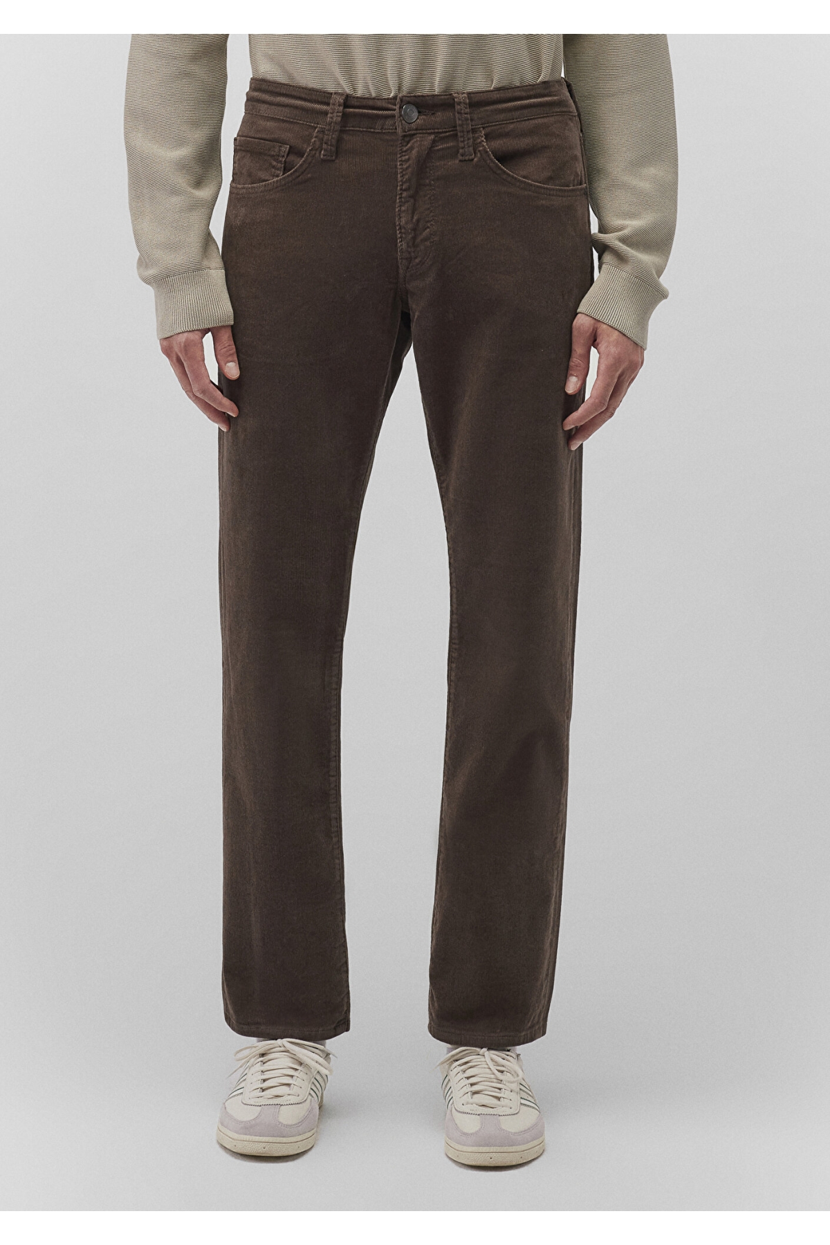 https://floimages.mncdn.com/media/catalog/product/25-02/10/201052340-4-1739194977.jpg