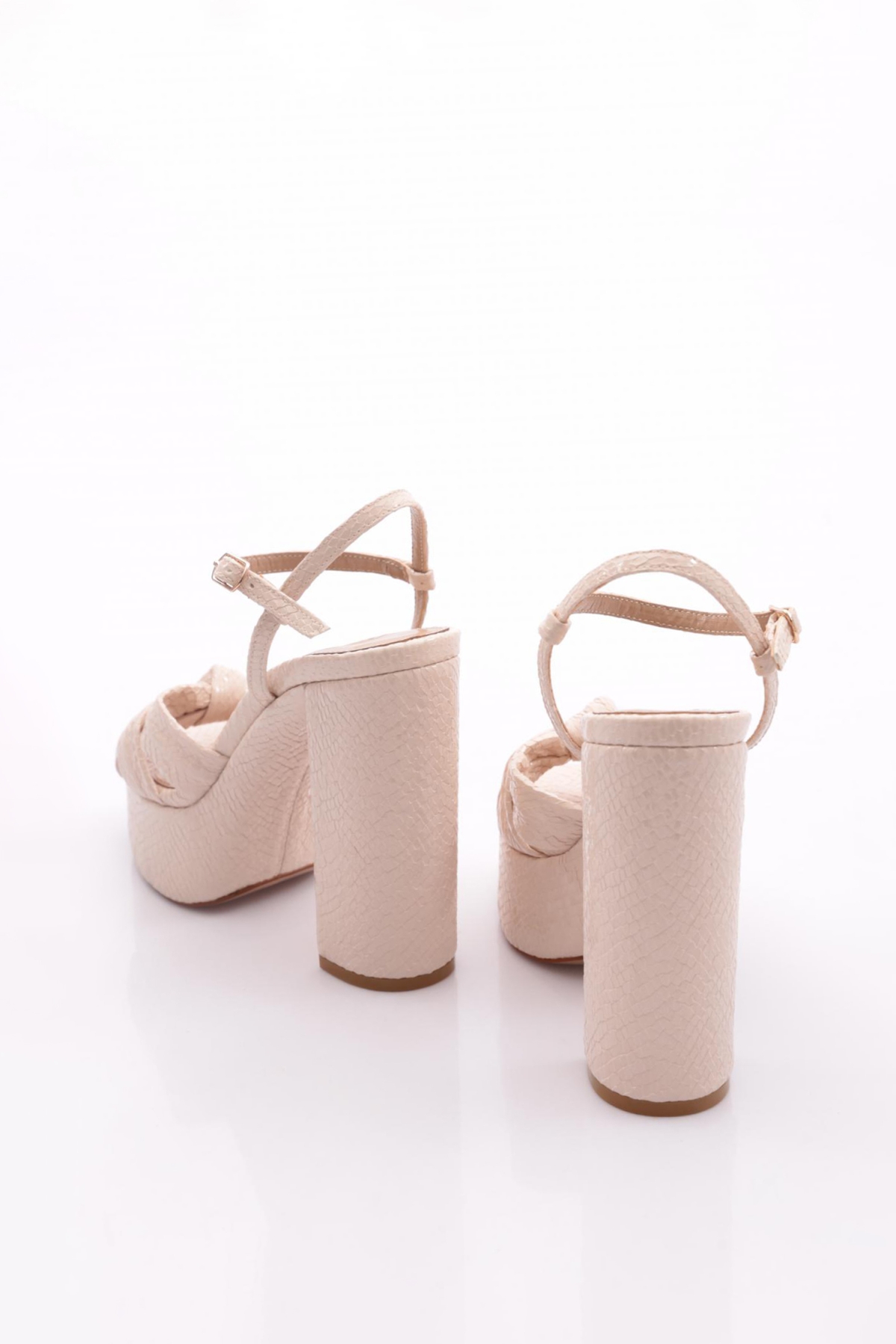 44 Kadin Platform Topuklu Ayakkabi - Görsel 4