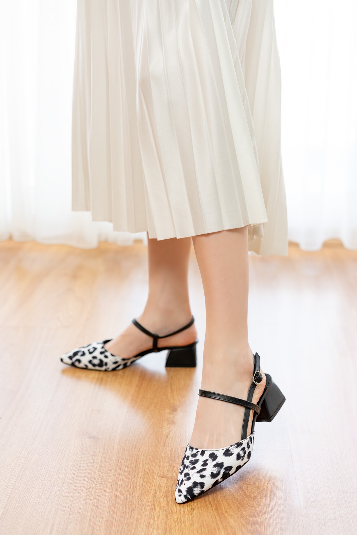 Elsa Siyah Leopar Bileğe Dolamalı (4 cm Topuk Boyu ) Sivri Burun Topuklu Babet Ayakkabı - Görsel 4