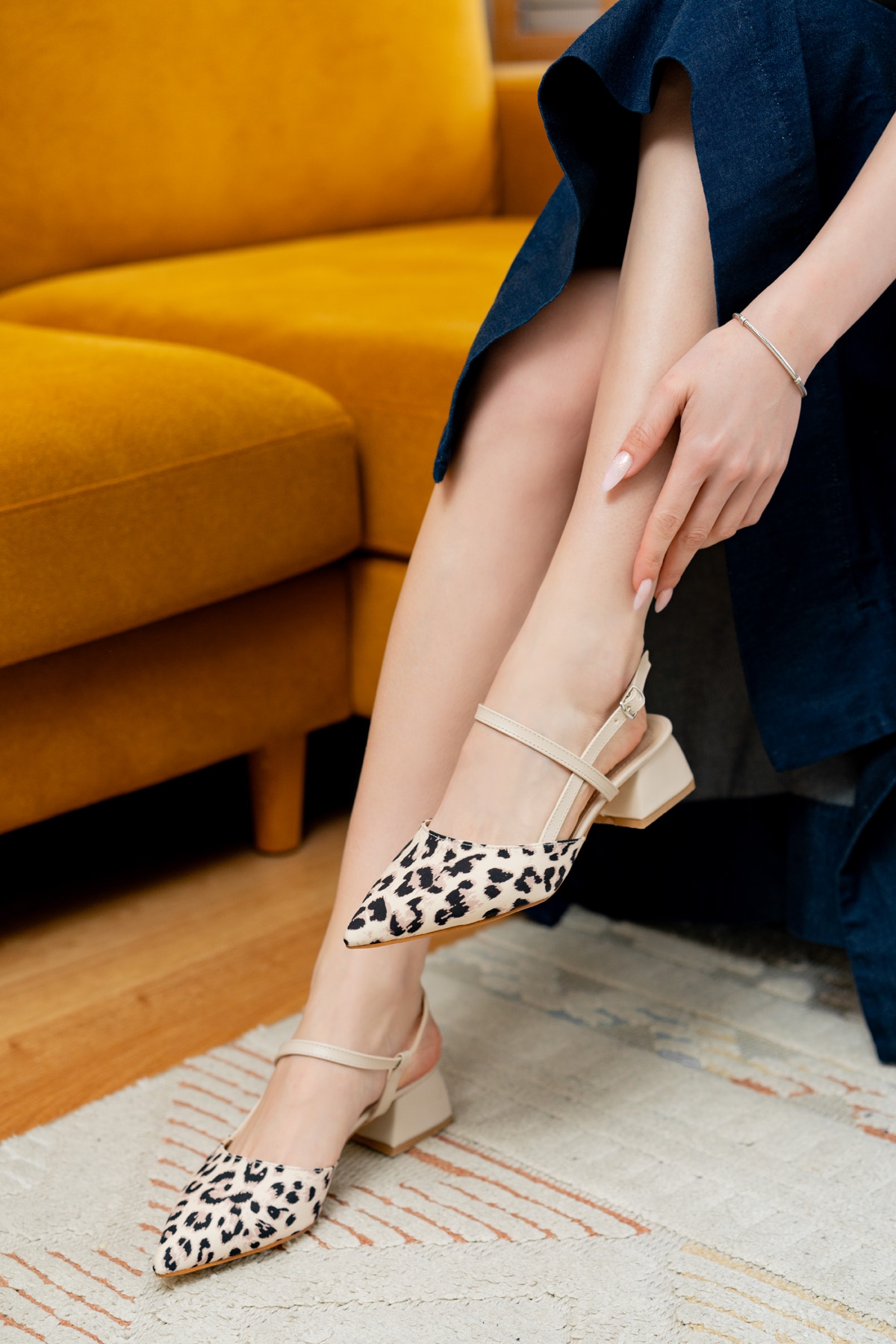Elsa Bej Leopar Bileğe Dolamalı (4 cm Topuk Boyu ) Sivri Burun Topuklu Babet Ayakkabı - Görsel 5