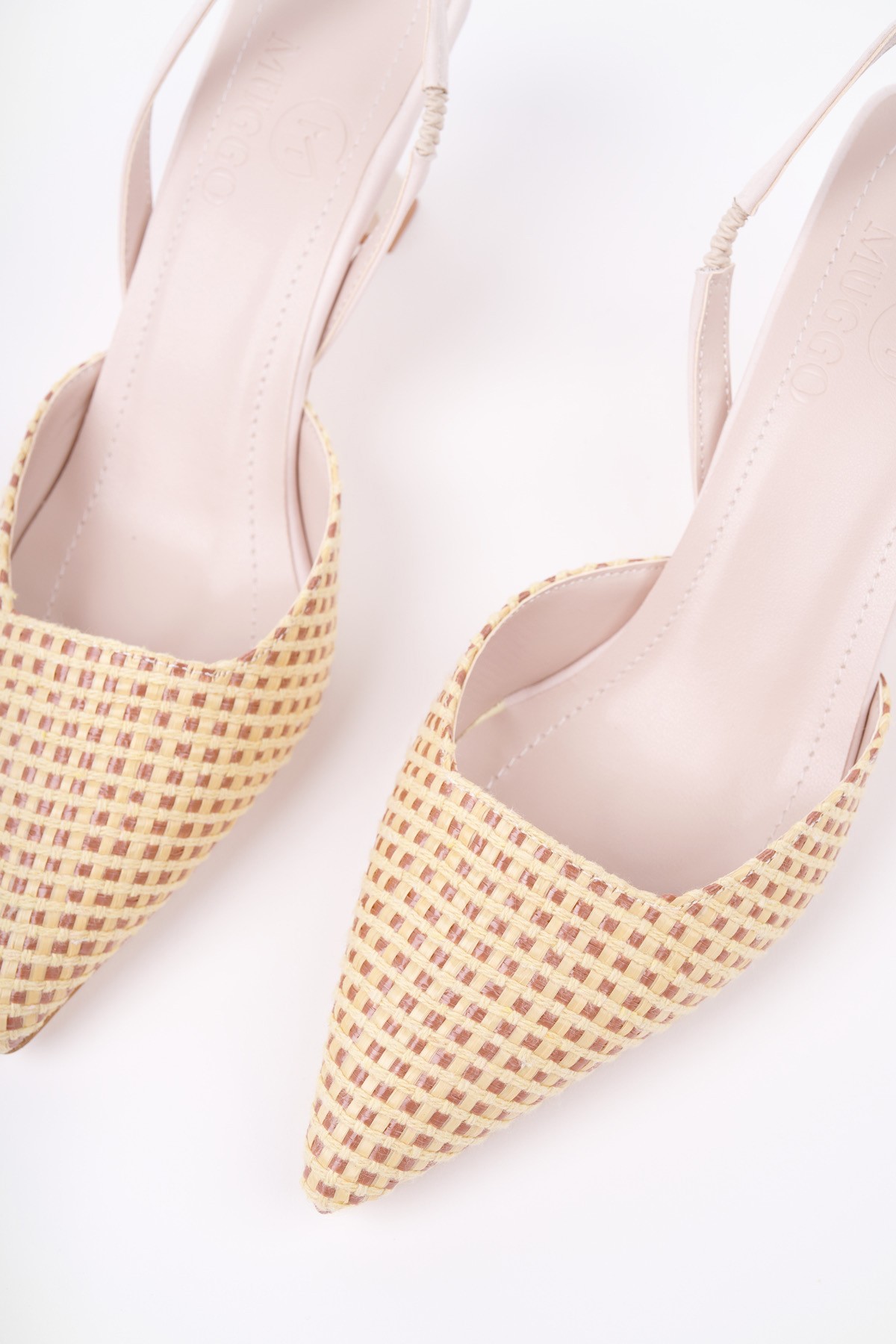 LOUVRE Sivri Burun Arkası Açık Lastikli Hasır Kadın Günlük Topuklu Terlik - Görsel 3