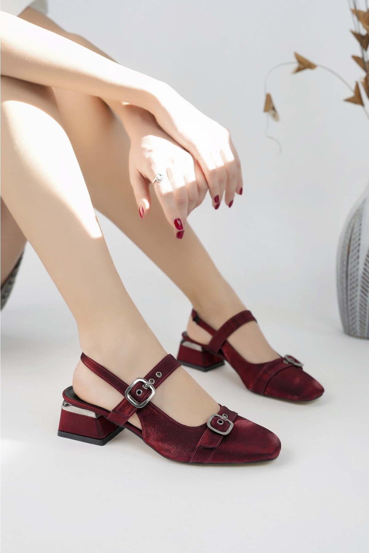 GİGİ Arkası Açık Küt Burun Çift Kemerli Kadın Günlük Klasik Kısa Topuklu Ayakkabı - Görsel 2