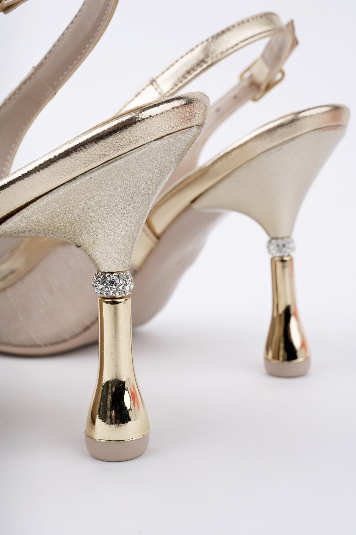 ARYNA Sivri Burun Arkası Açık Günlük Klasik Kadın Topuklu Ayakkabı - Görsel 4