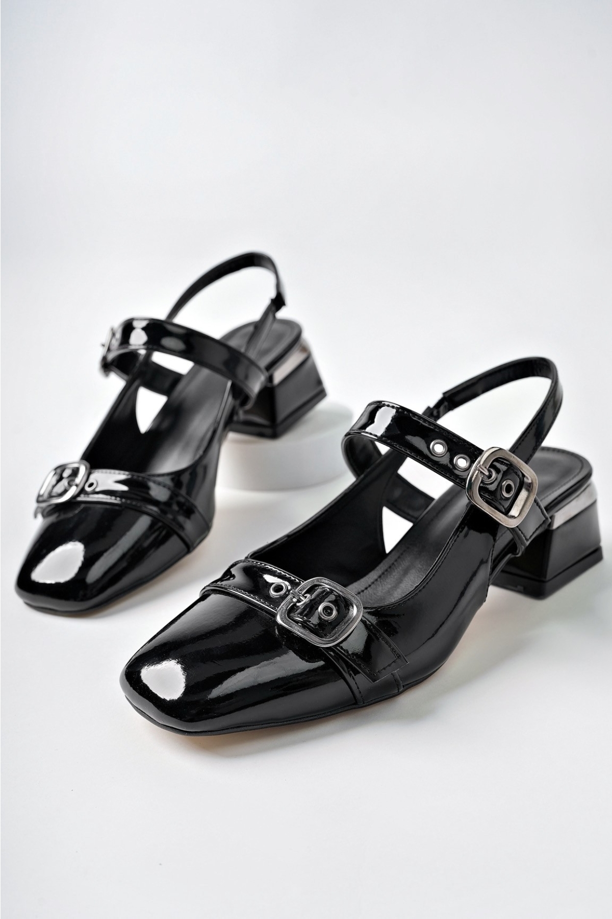 YUQİ Arkası Açık Küt Burun Çift Kemerli Kadın Günlük Klasik Kısa Topuklu Ayakkabı - Görsel 7