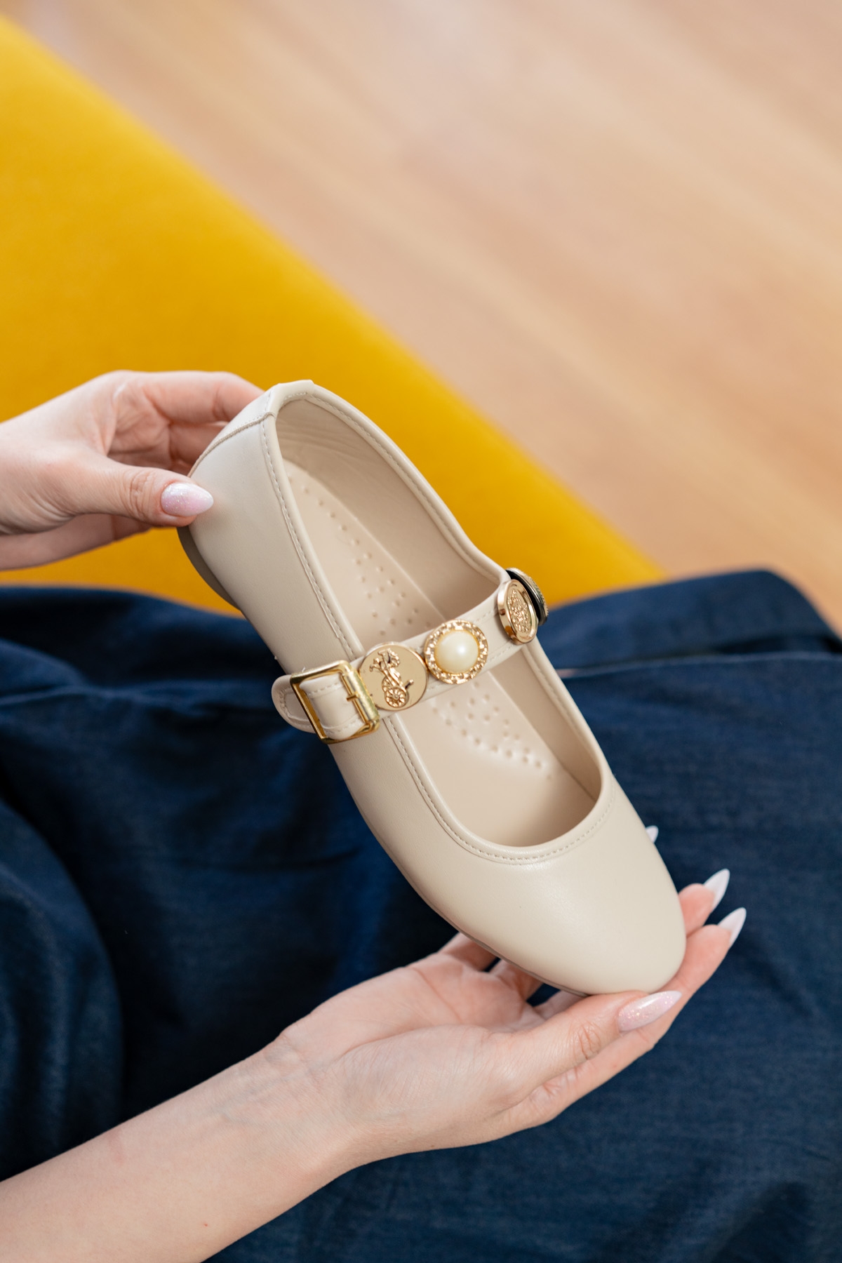 Myra Bej Bareti Aksesuarlı ( 1 cm Topuklu ) Baretli Yuvarlık Burun Babet - Görsel 3