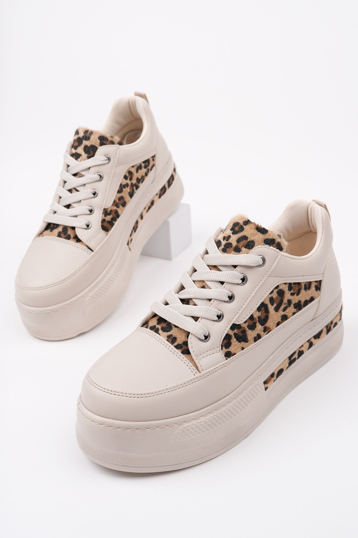 ZARİNA Kadın Kalın Taban Leopar Desenli Bağcıklı Günlük Sneaker Spor Ayakkabı - Görsel 4