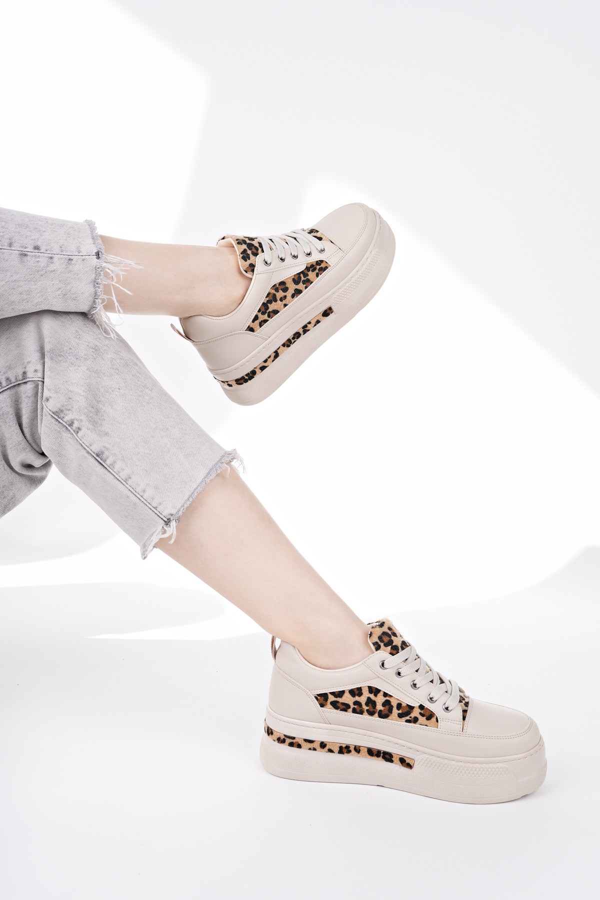 ZARİNA Kadın Kalın Taban Leopar Desenli Bağcıklı Günlük Sneaker Spor Ayakkabı - Görsel 7