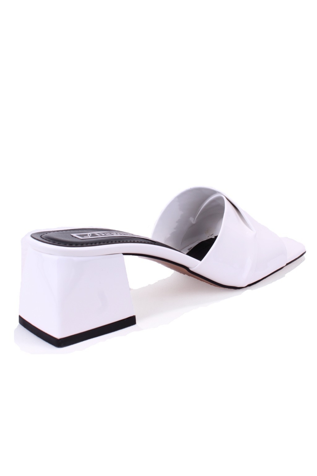 DZA07-9321060 Beyaz Rugan Klasik Topuklu Kadın Terlik - Görsel 5