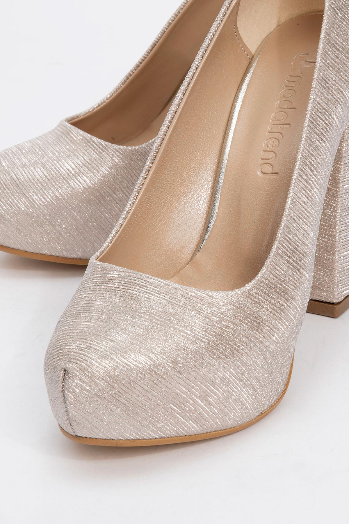 Kadın Platform Topuklu Ayakkabı ALTIN ÇİZGİLİ - Görsel 4