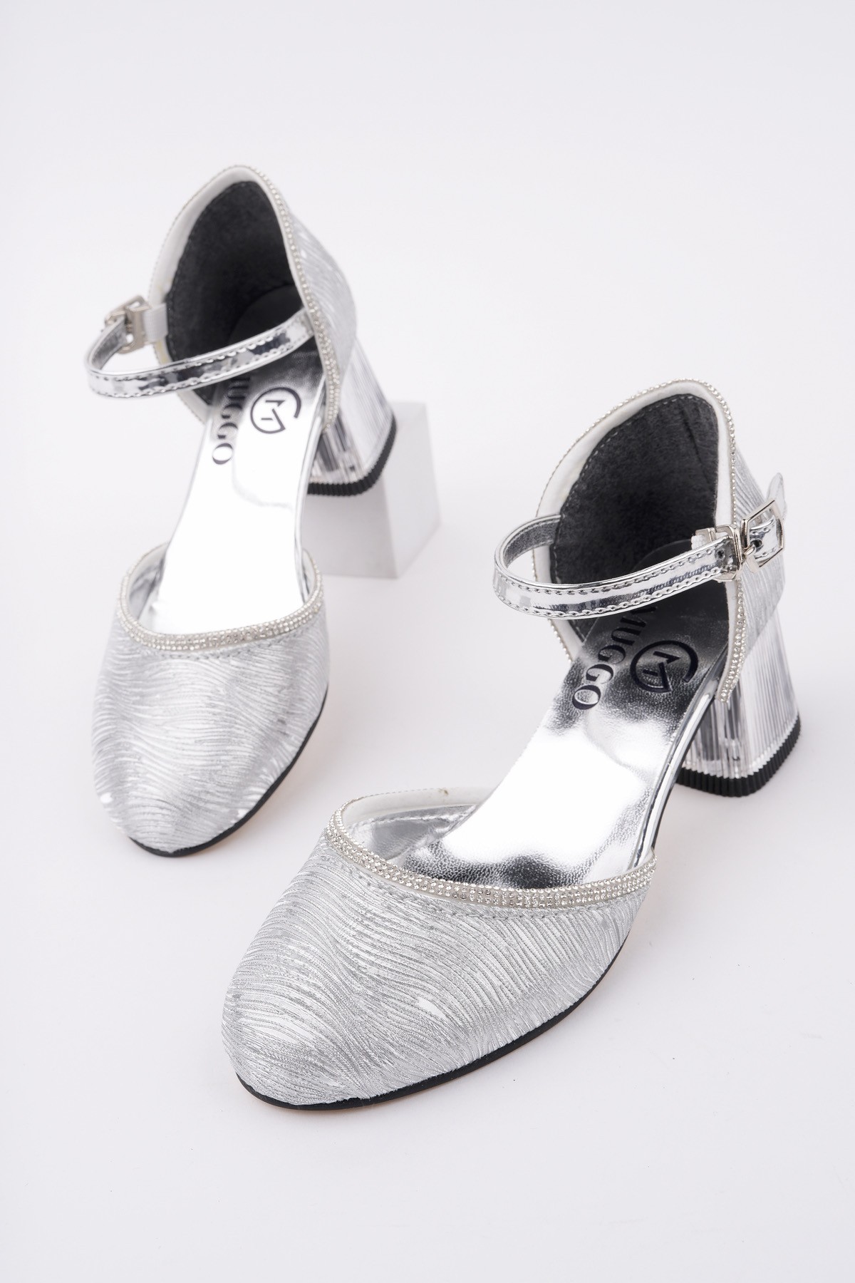 ELSE Bilekten Bağlamalı Simli Kız Çocuk Kısa Topuklu Ayakkabı - Görsel 4