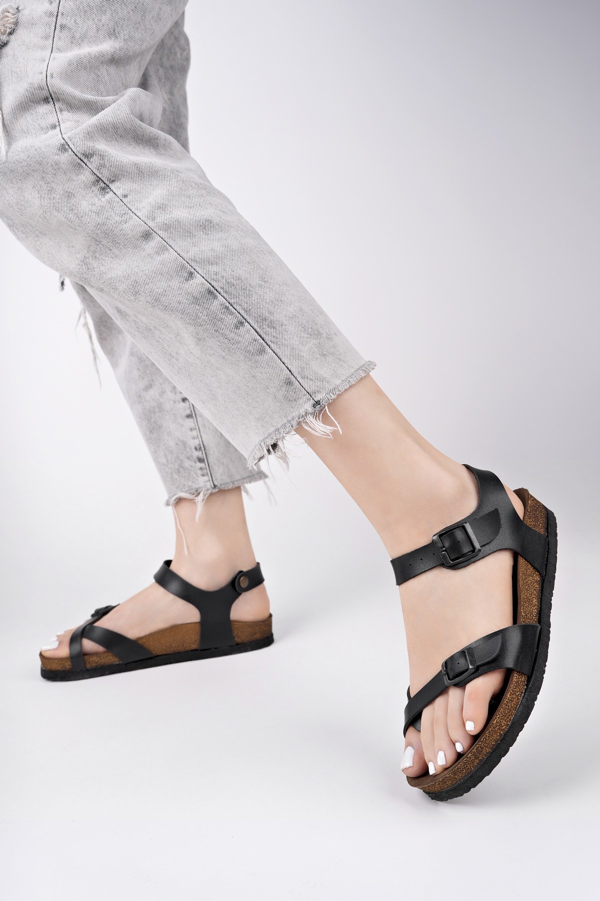 BLAUS Ayarlanabilir Kemerli Günlük Kadın Parmak Arası Sandalet - Görsel 8