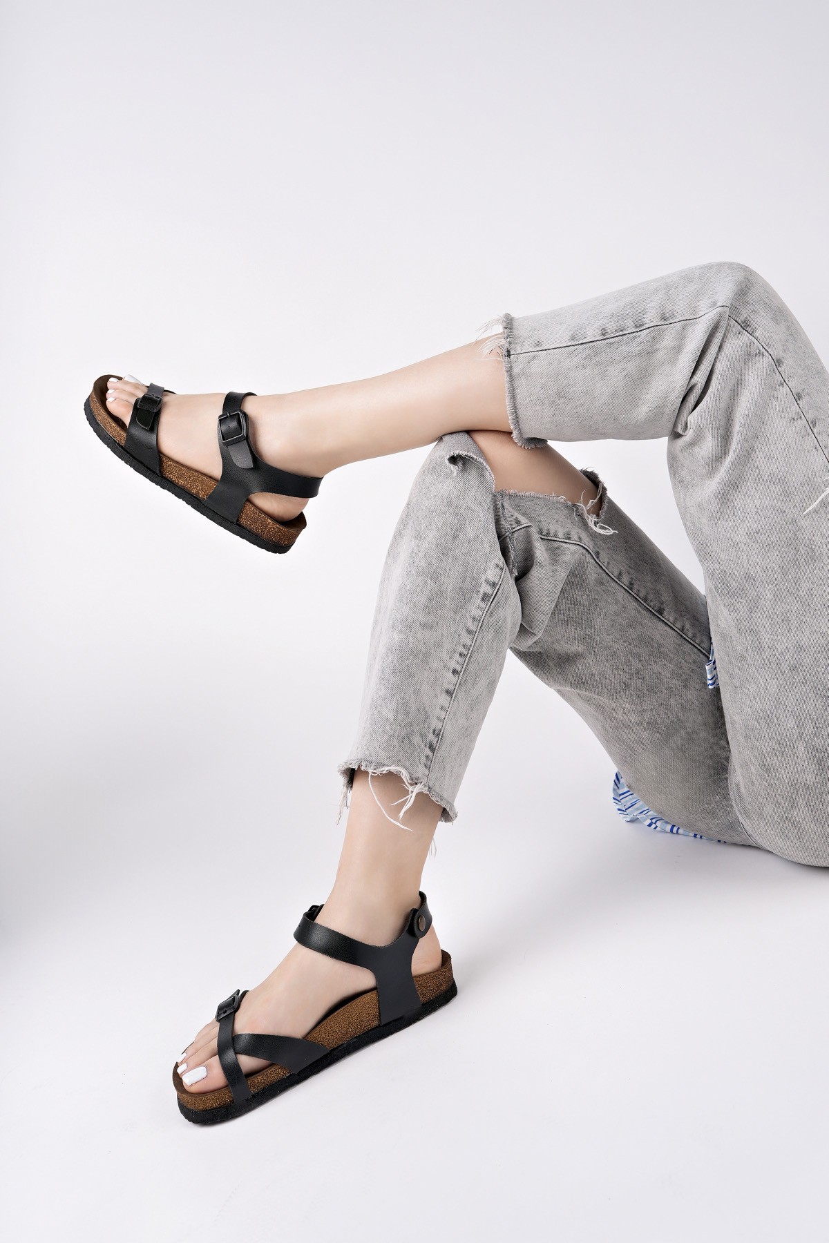 BLAUS Ayarlanabilir Kemerli Günlük Kadın Parmak Arası Sandalet - Görsel 9