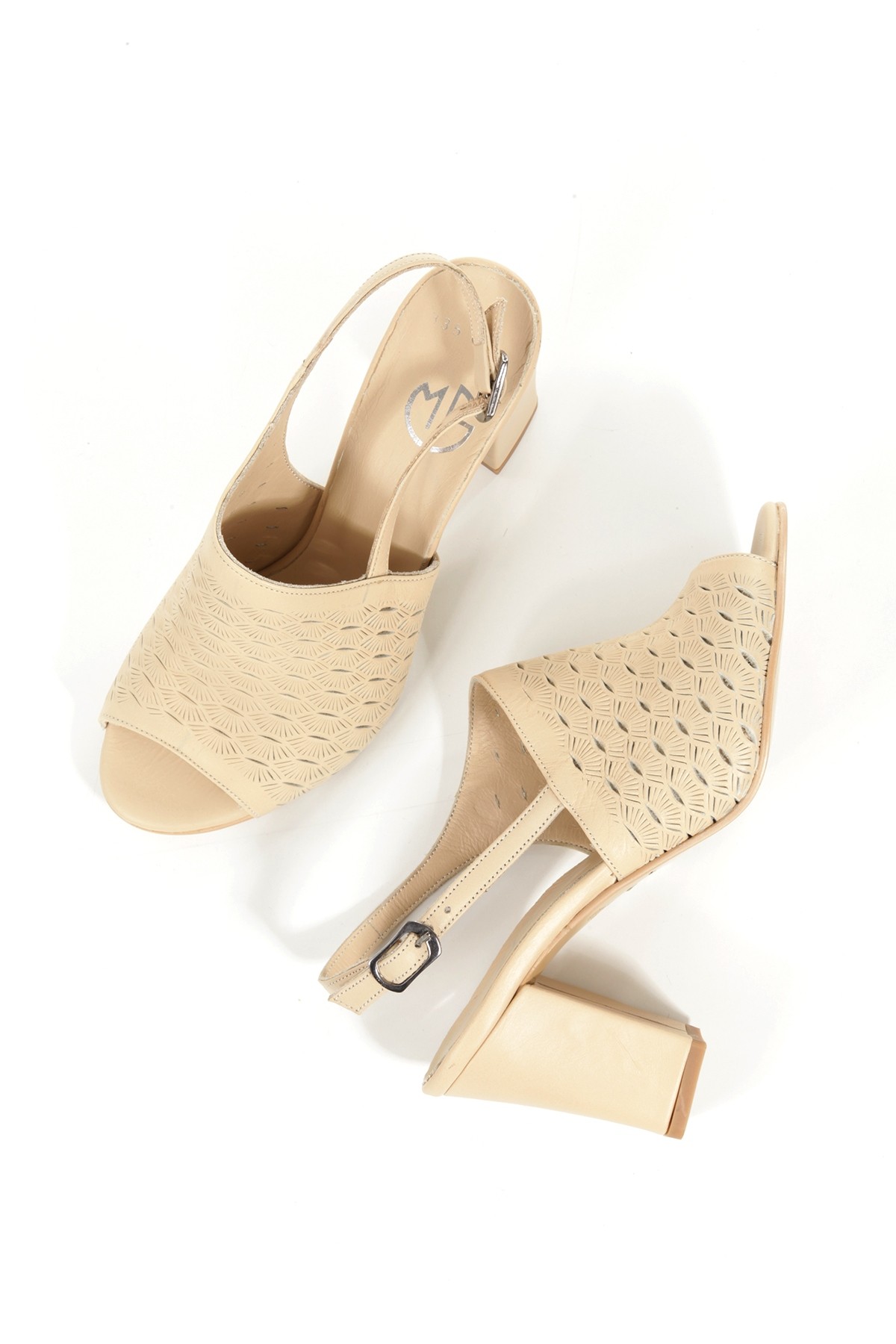 Villy Bej Rengi Hakiki Deri Sandalet Asimetrik Topuklu Ayakkabı - Görsel 3