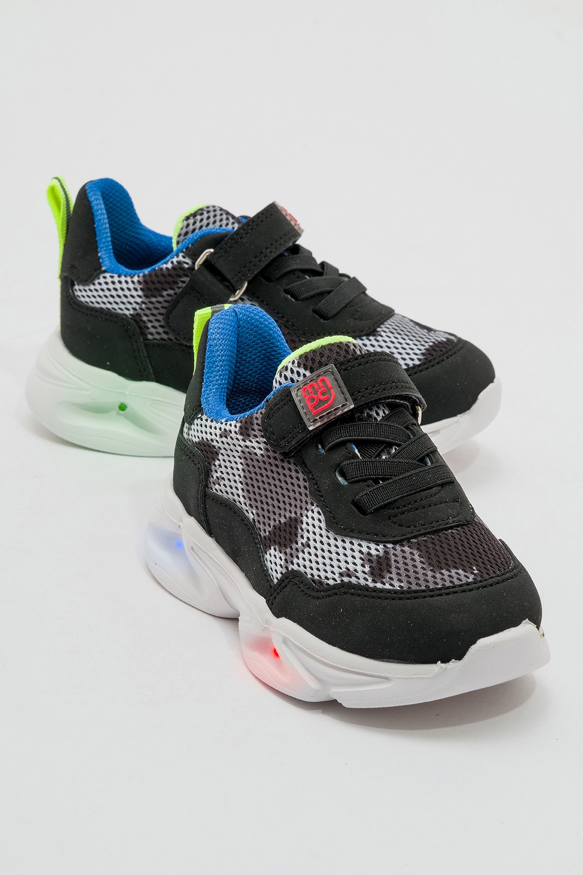 Erkek Çocuk Siyah Işıklı Spor Ayakkabı - Görsel 2