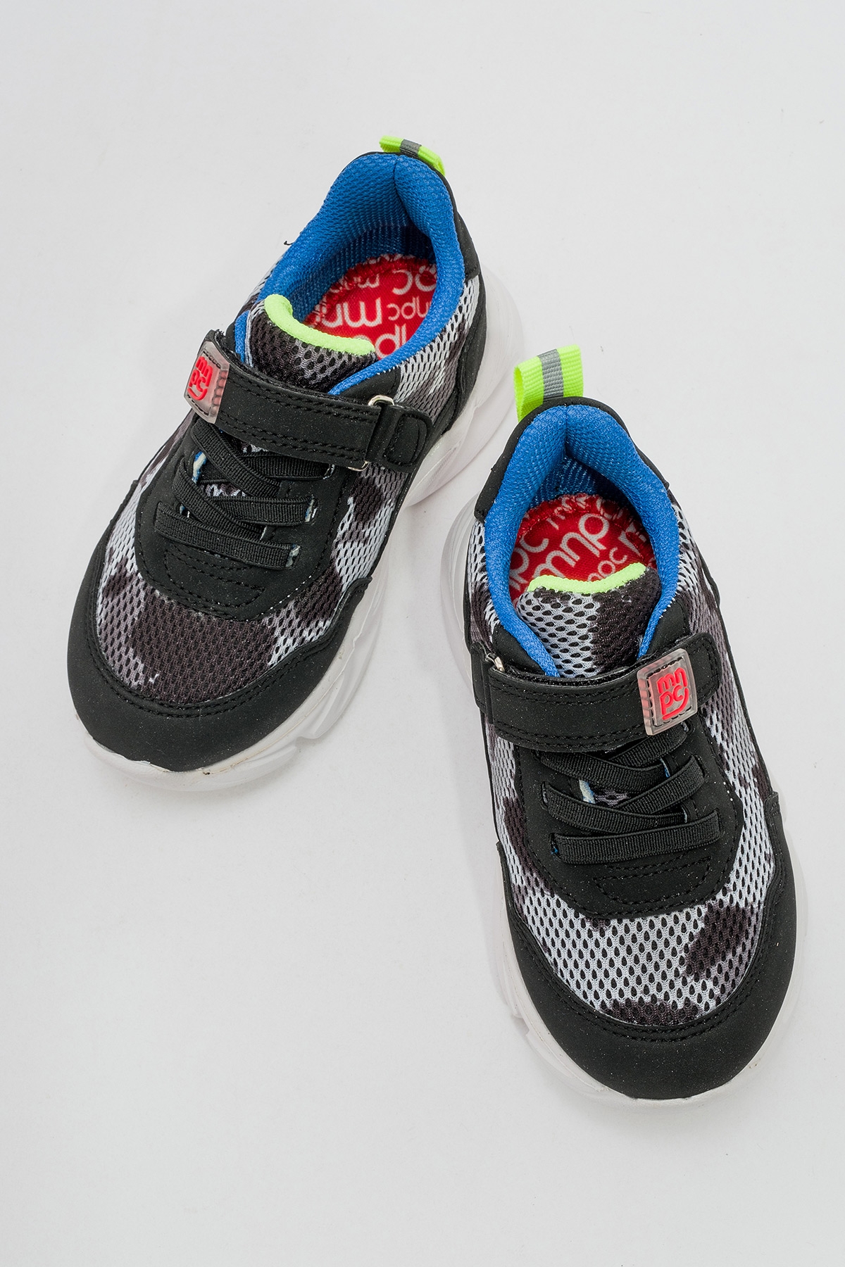 Erkek Çocuk Siyah Işıklı Spor Ayakkabı - Görsel 4