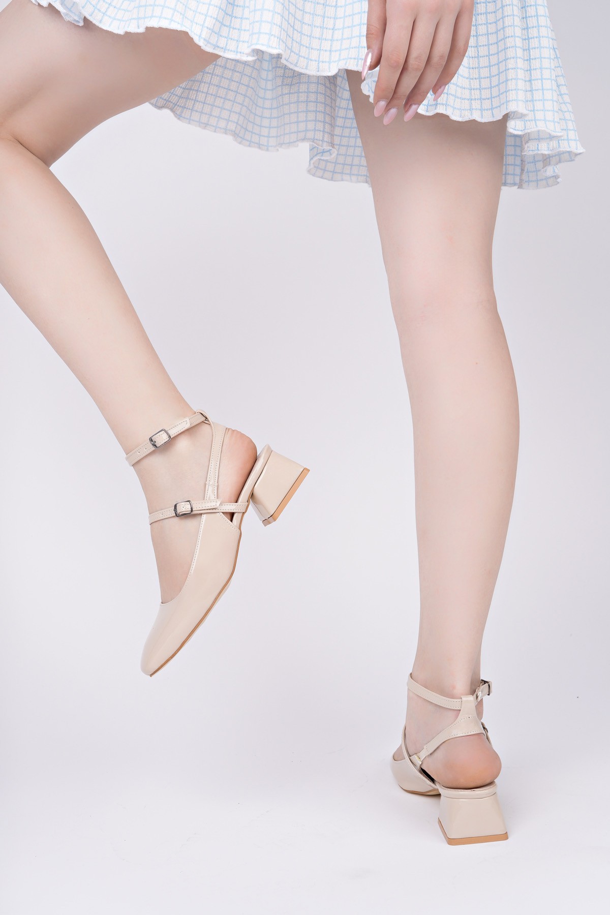 CHOPRA Kare Burun Çift Kemerli Bilekten Bağlamalı Arkası Açık Kısa Topuklu Ayakkabı - Görsel 8