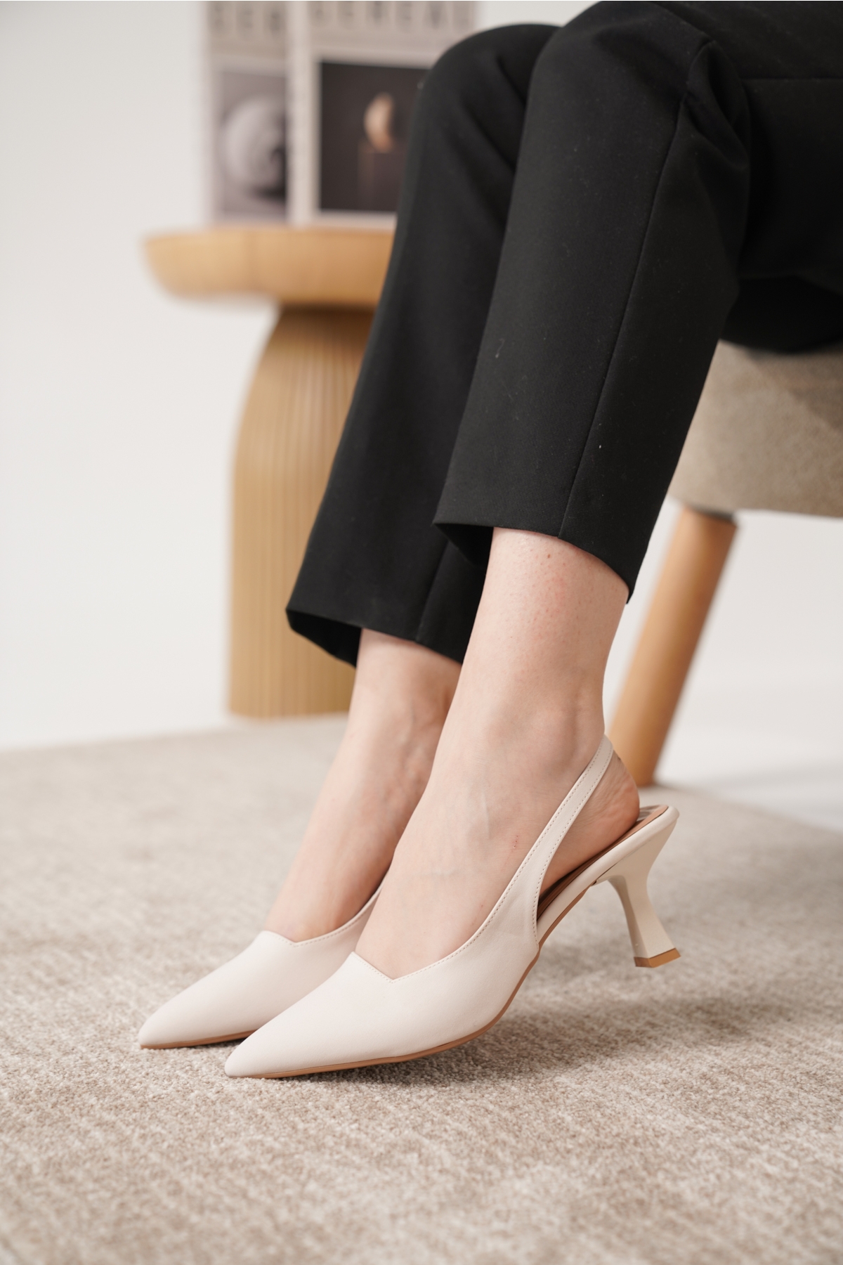 D052 Günlük Ortopedik Klasik Topuklu Kadın Ayakkabı - Görsel 4