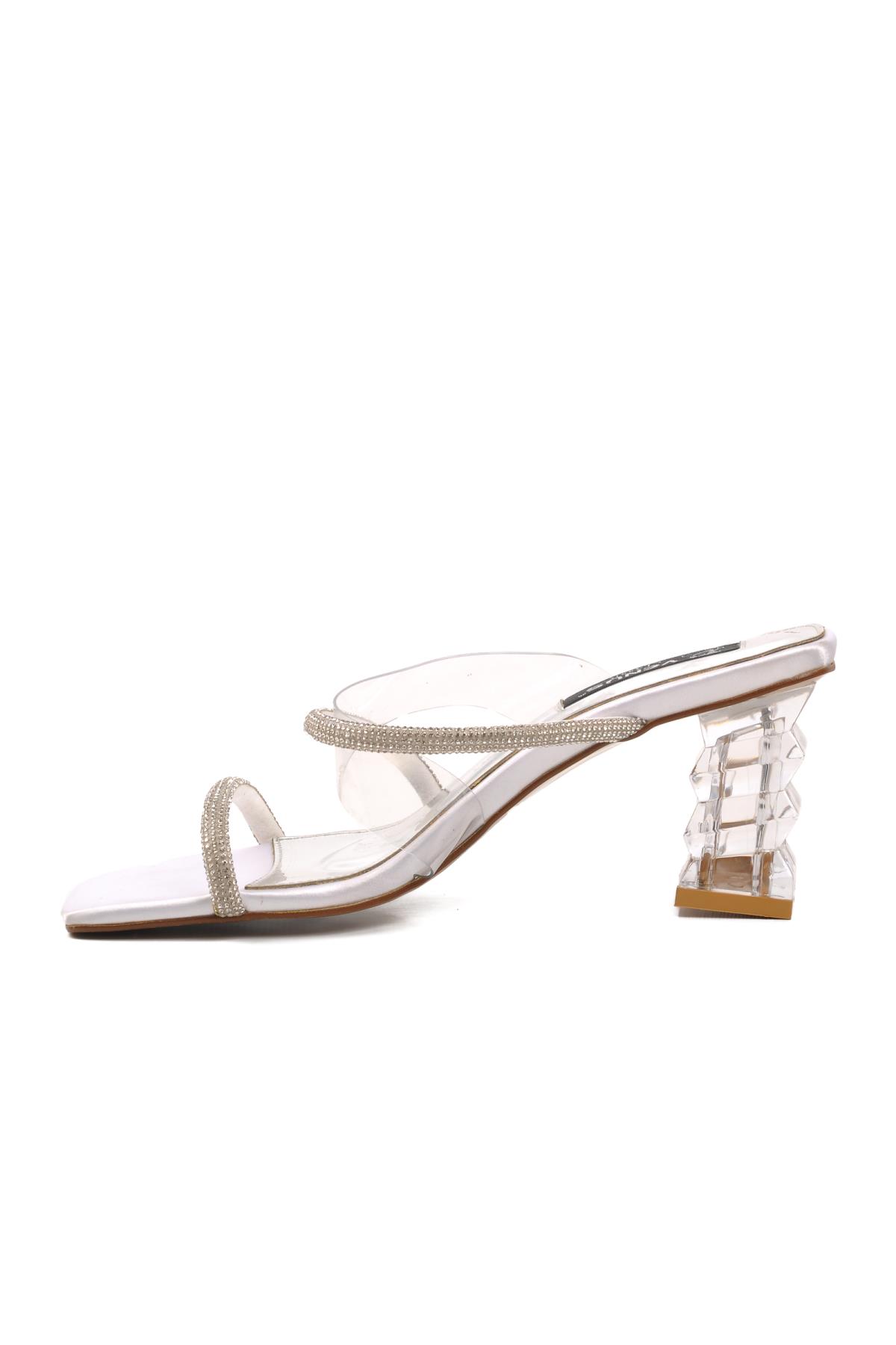 22411257 Beyaz Kadın Topuklu Terlik - Görsel 4