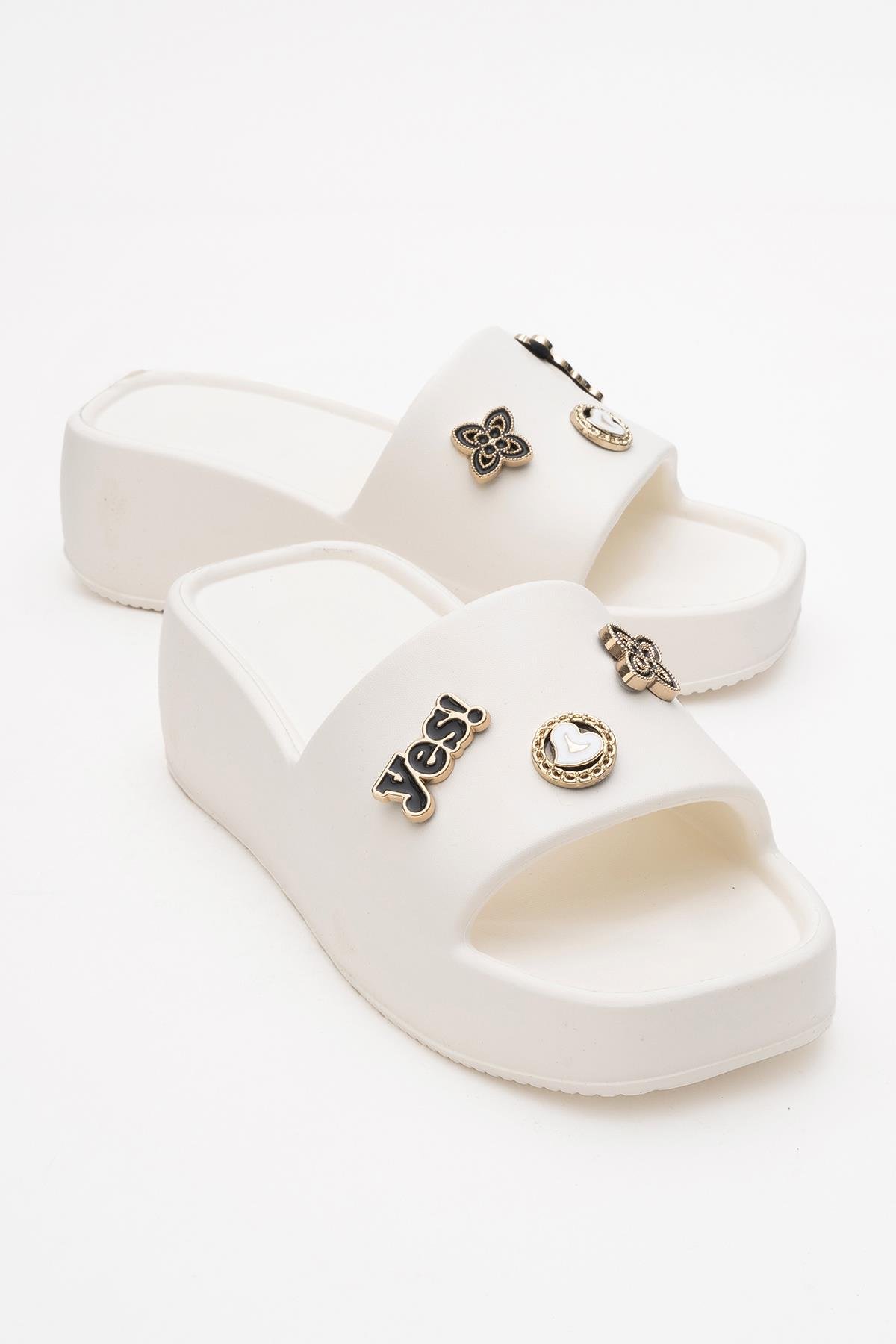 Kadın Aksesurarlı Terlik BEJ - Görsel 2