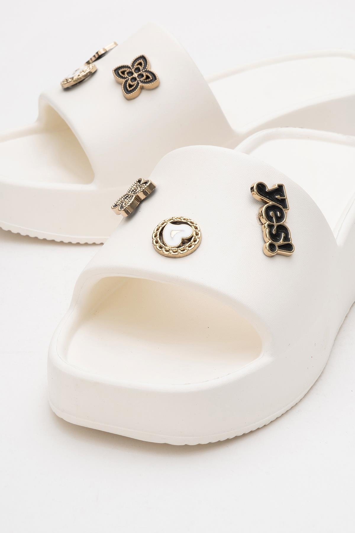 Kadın Aksesurarlı Terlik BEJ - Görsel 4