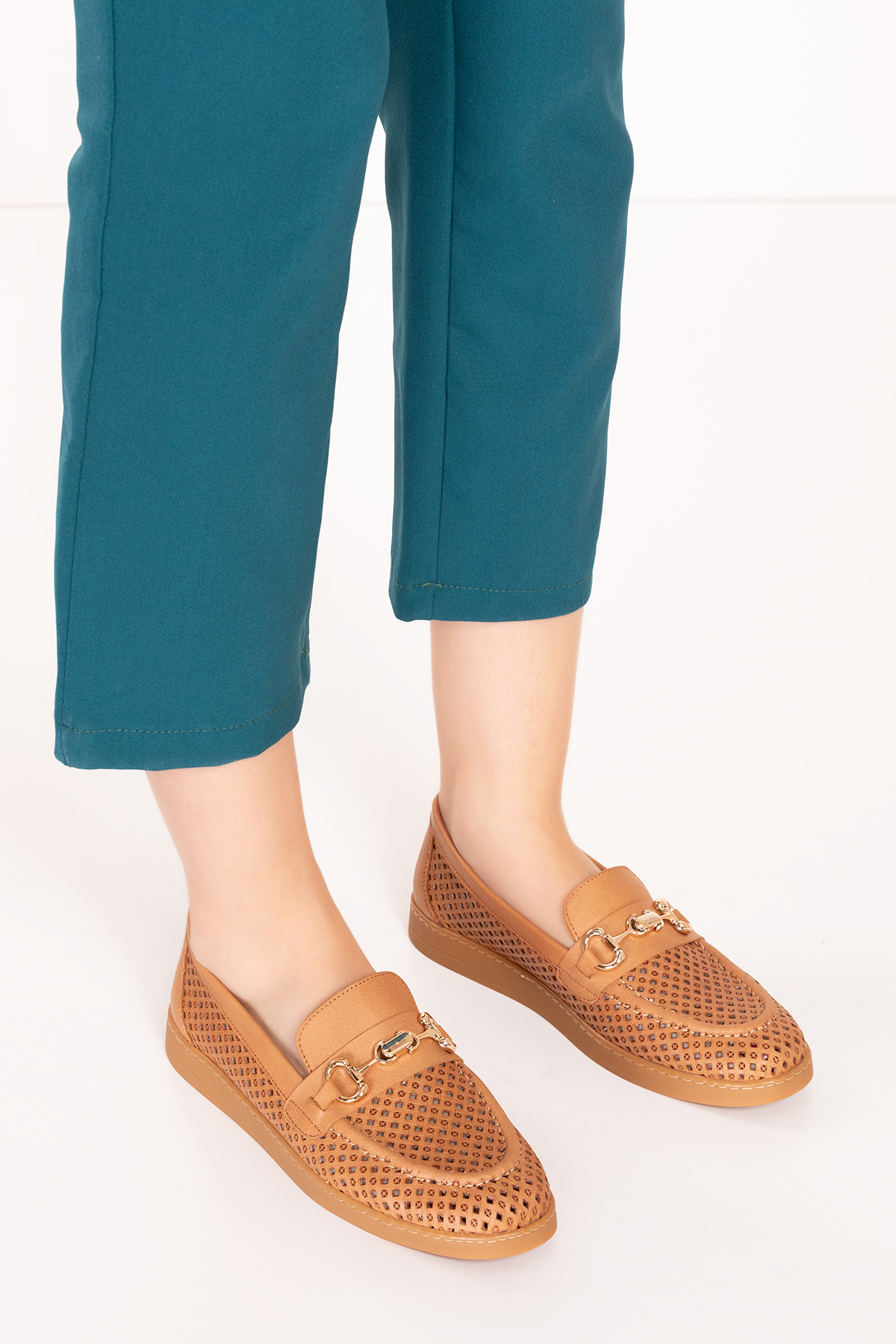 Gondol Kadın Hakiki Deri Yazlı Lazer Delikli Şık Loafer anl.2999 - Görsel 2