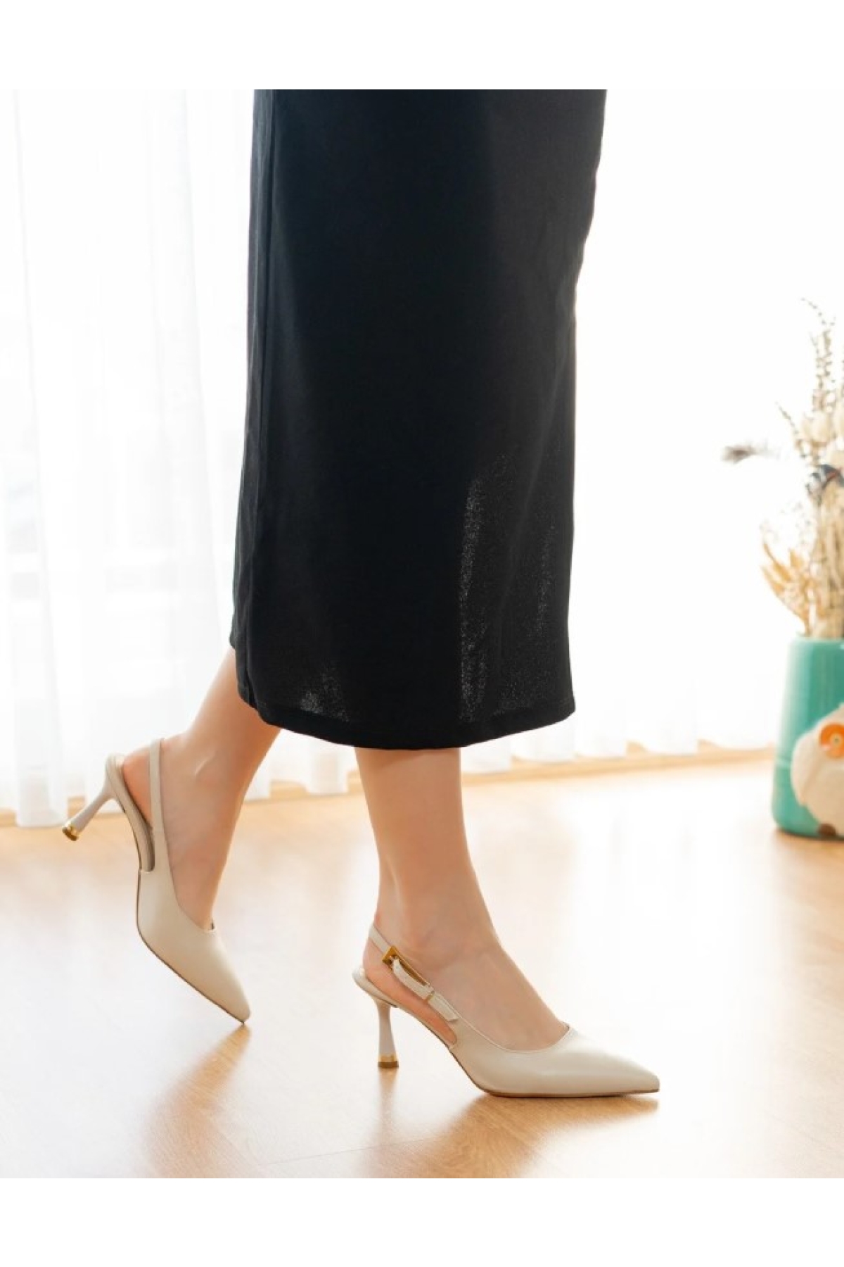 Seribo Toka Detaylı Arkası Açık Stiletto Kadın Topuklu Ayakkabı - Görsel 4