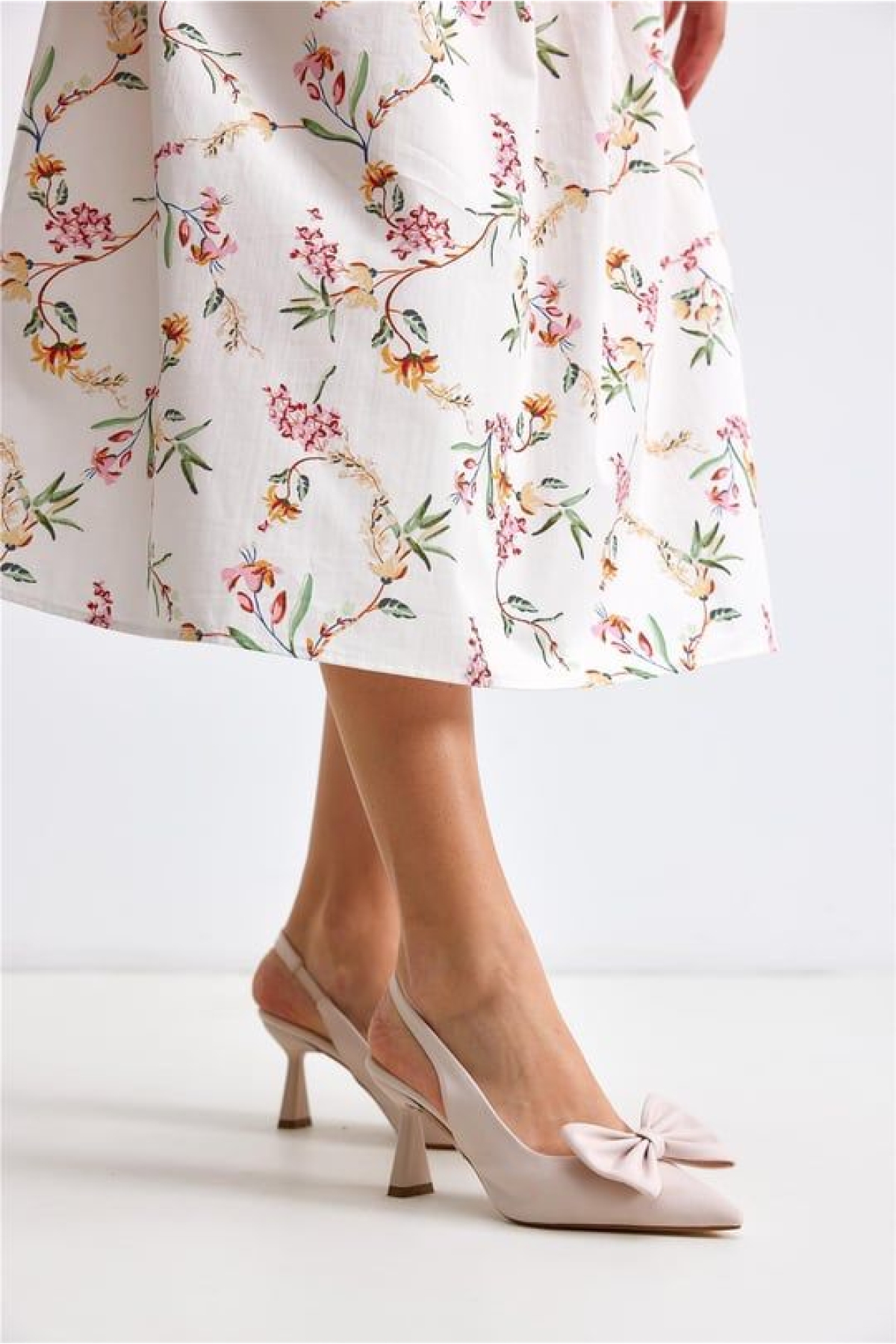 Kurdela Detaylı Arkası Açık Stiletto Kadın Topuklu Ayakkabı - Görsel 3