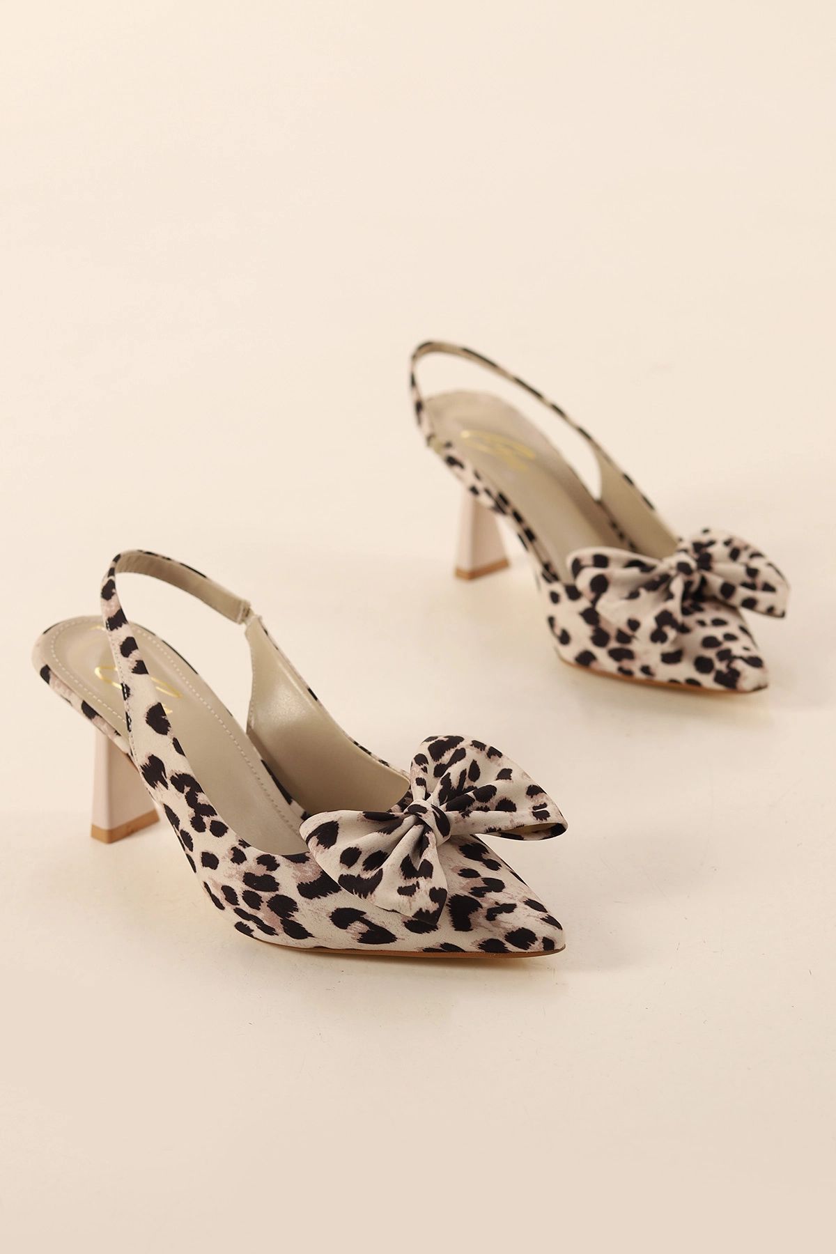 Kurdela Detaylı Arkası Açık Stiletto Kadın Topuklu Ayakkabı - Görsel 5
